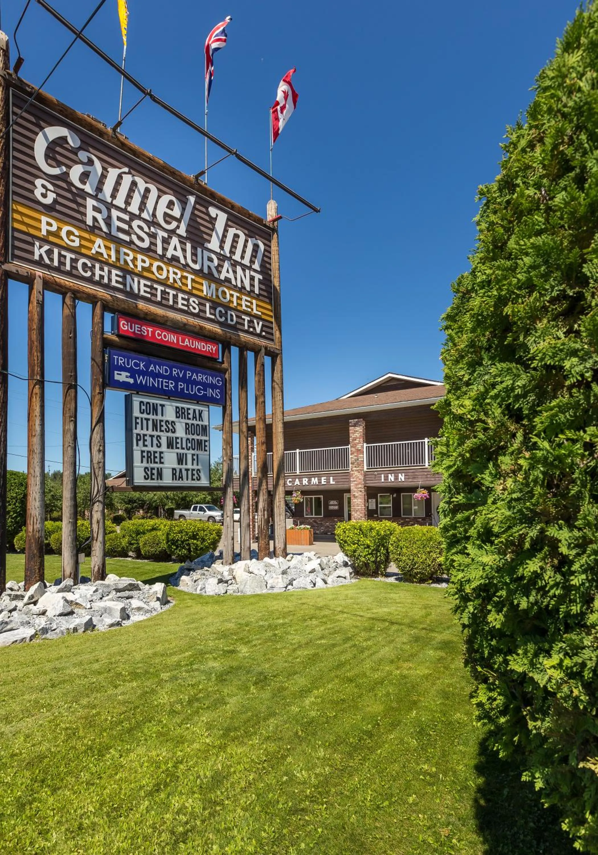 Facade/entrance in Carmel Inn