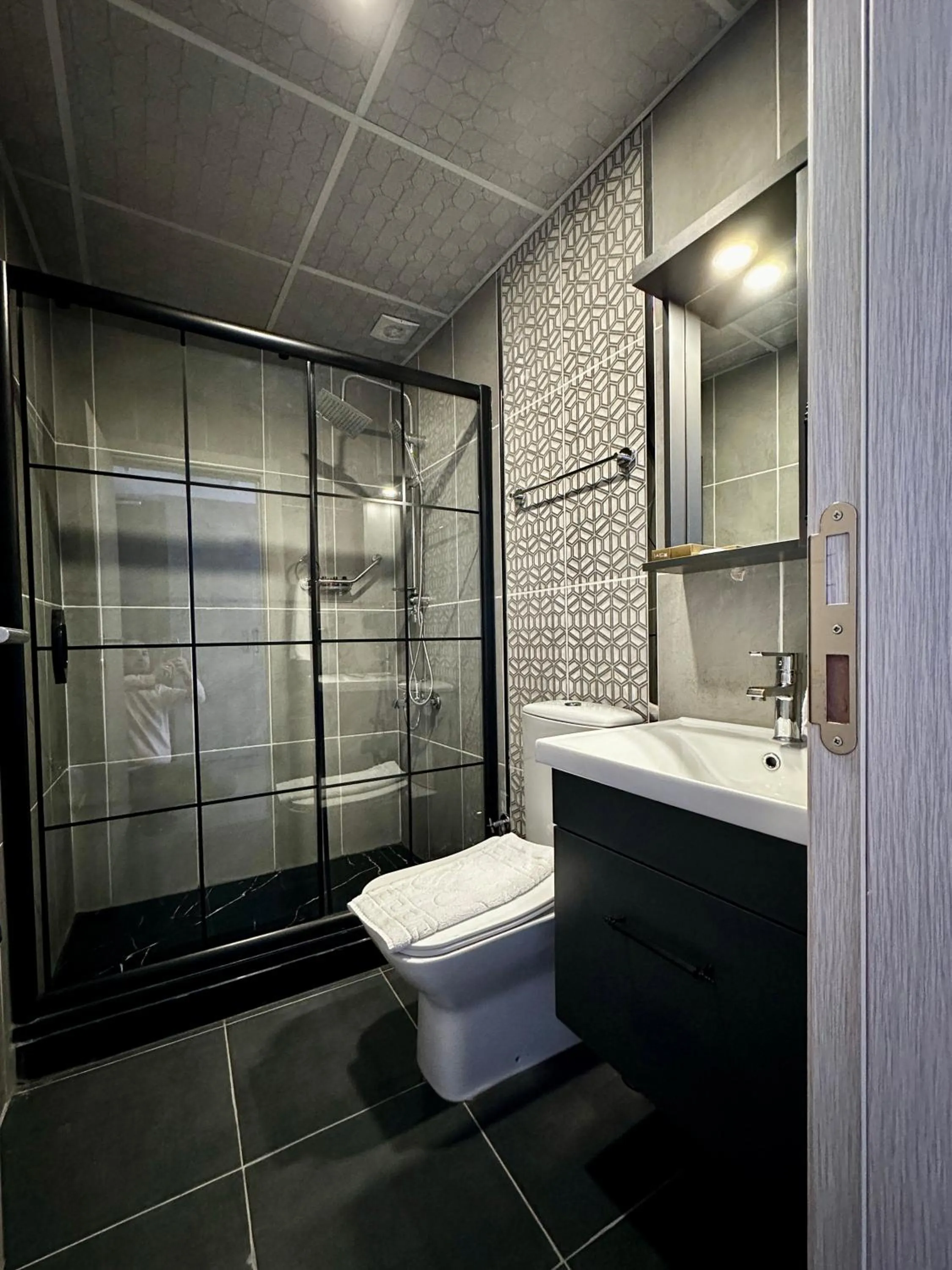 Shower in Grand royal hotel