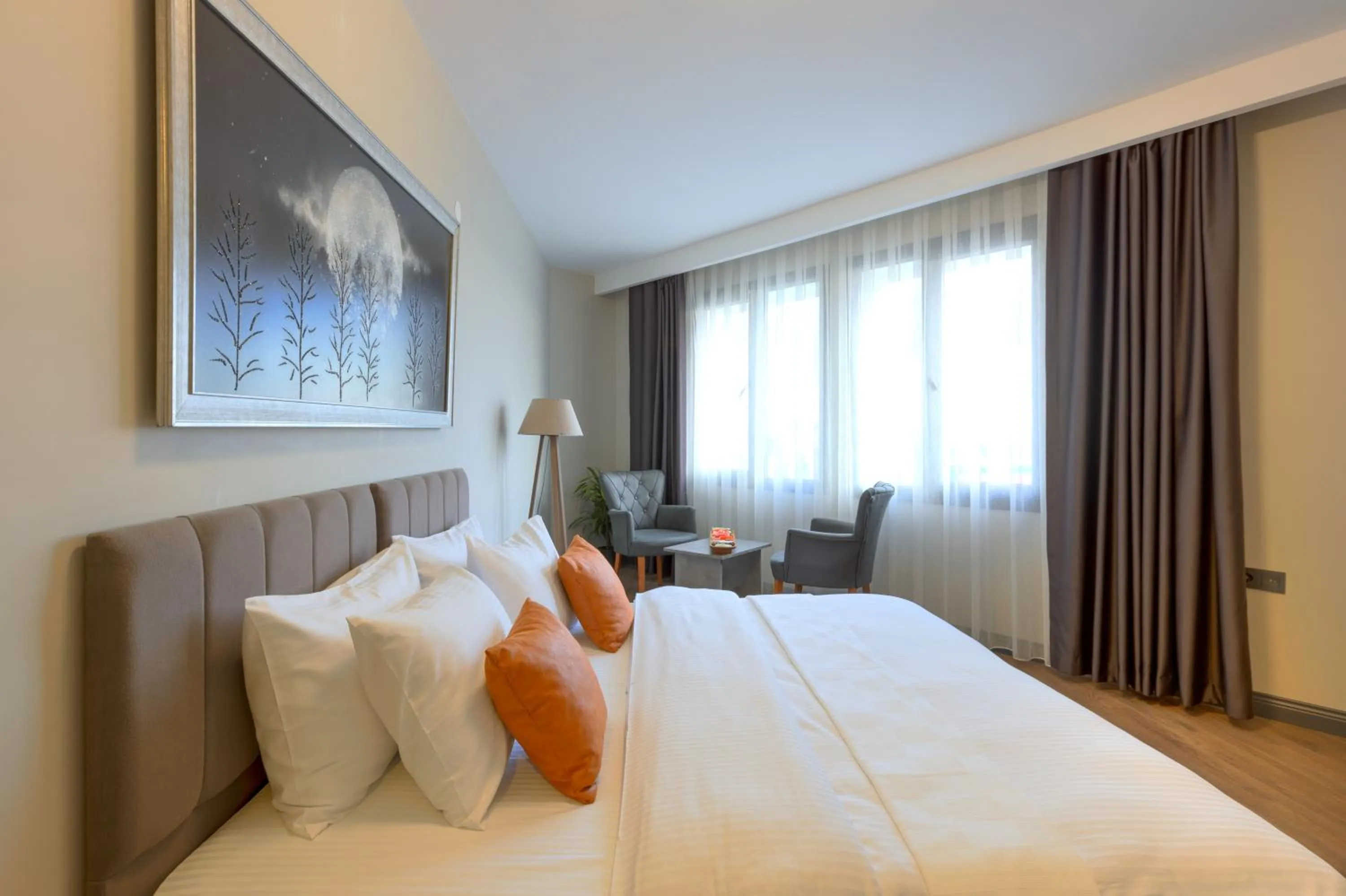 Bedroom, Bed in Grand royal hotel