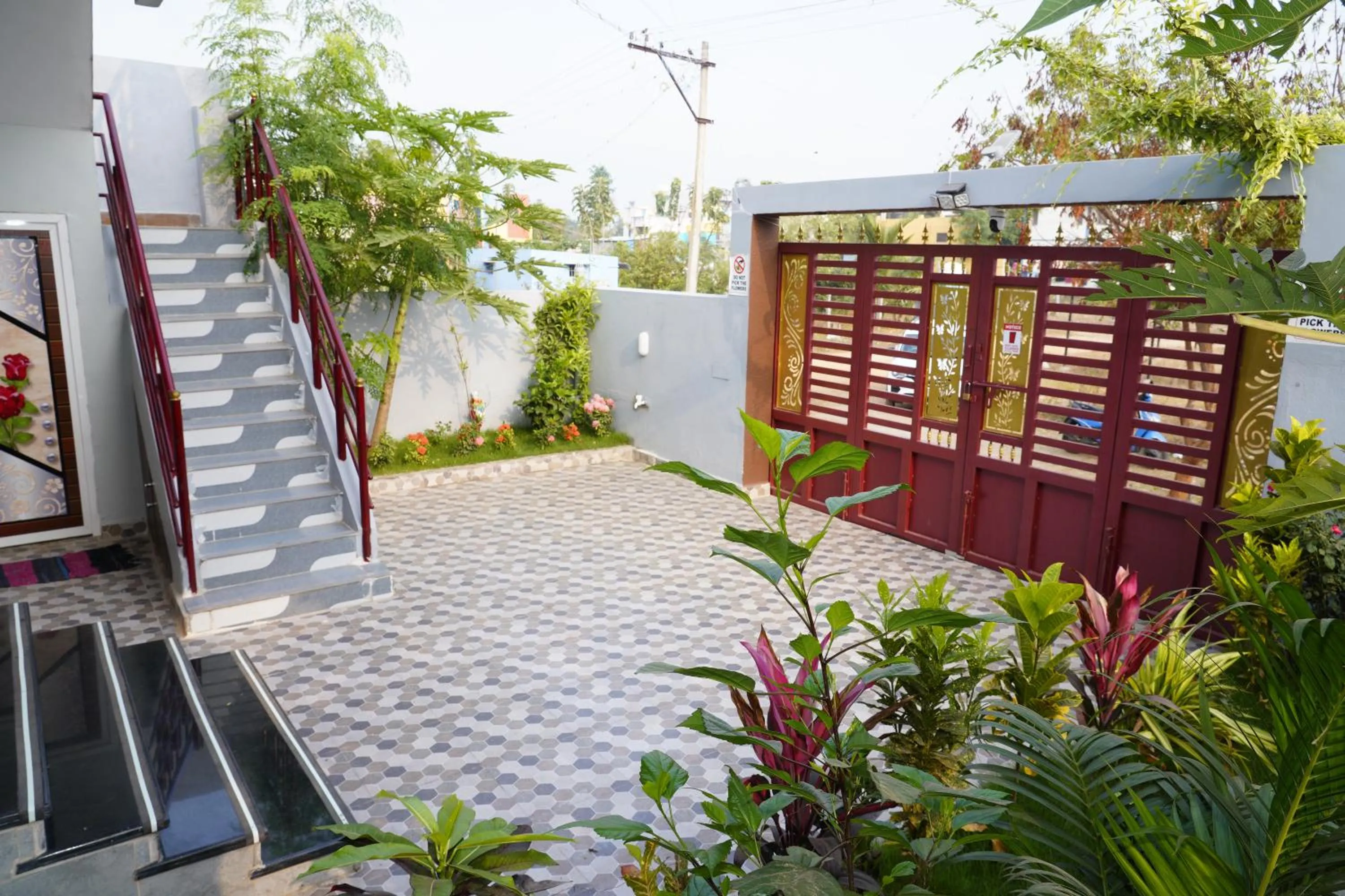 Facade/entrance in Sri Sakthi Residence