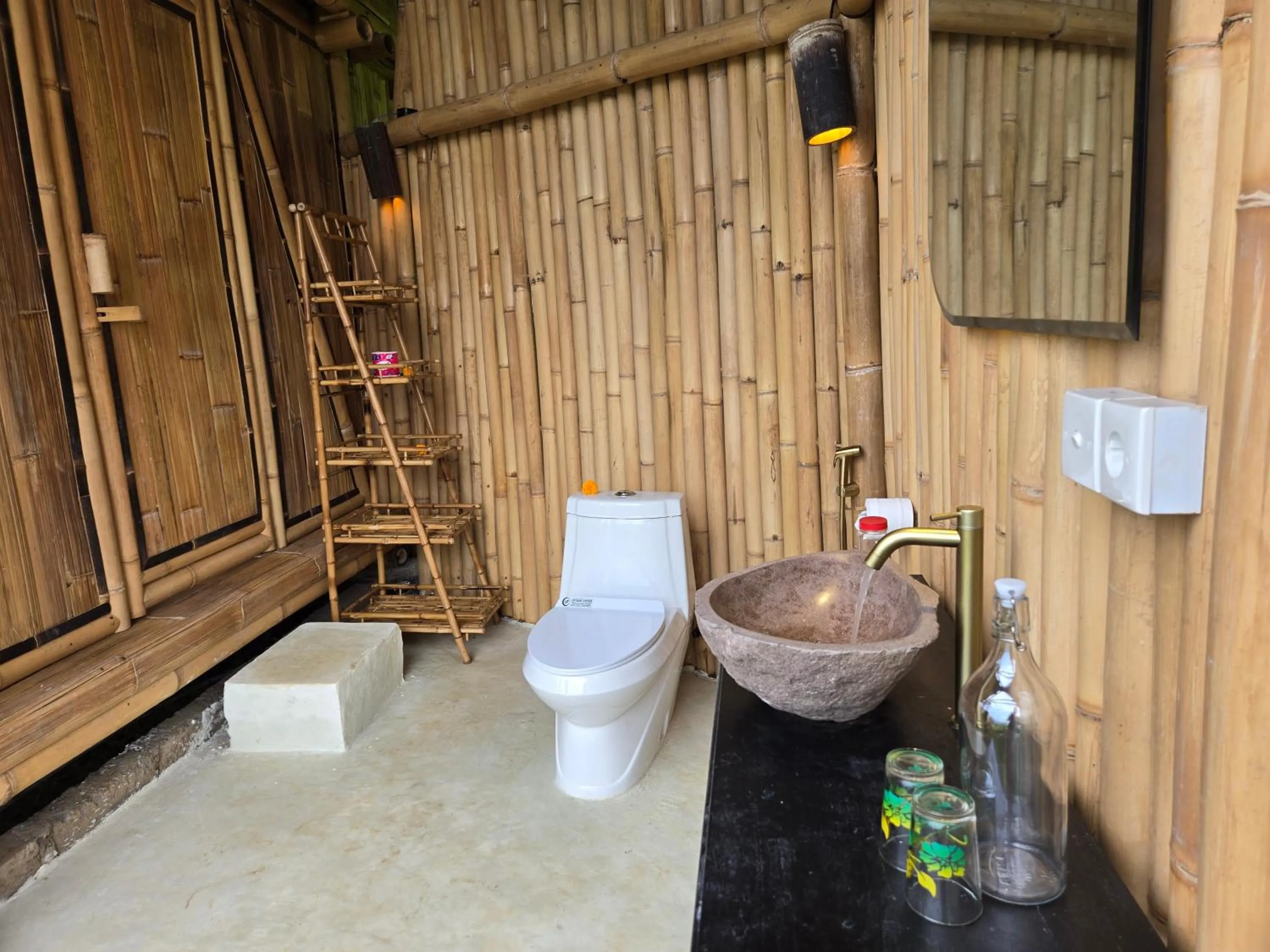 Toilet in Sandag Hill