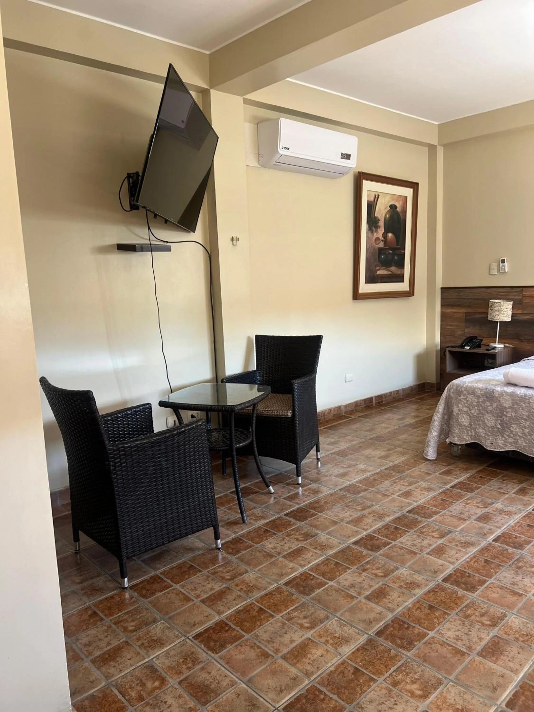 TV and multimedia, Bed in Hotel El Huacachinero- Hotel Familiar