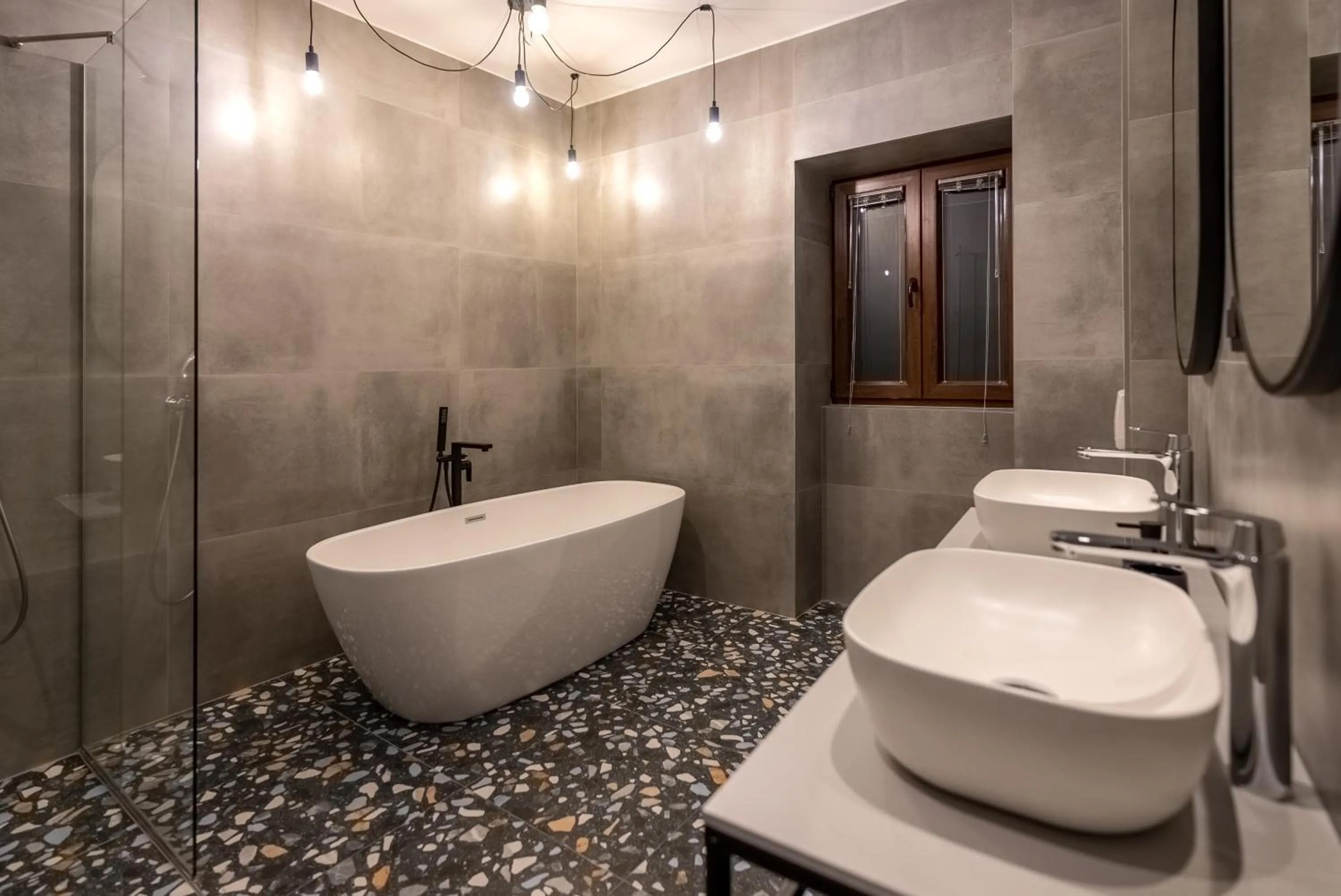 Shower in City Premium Heritage