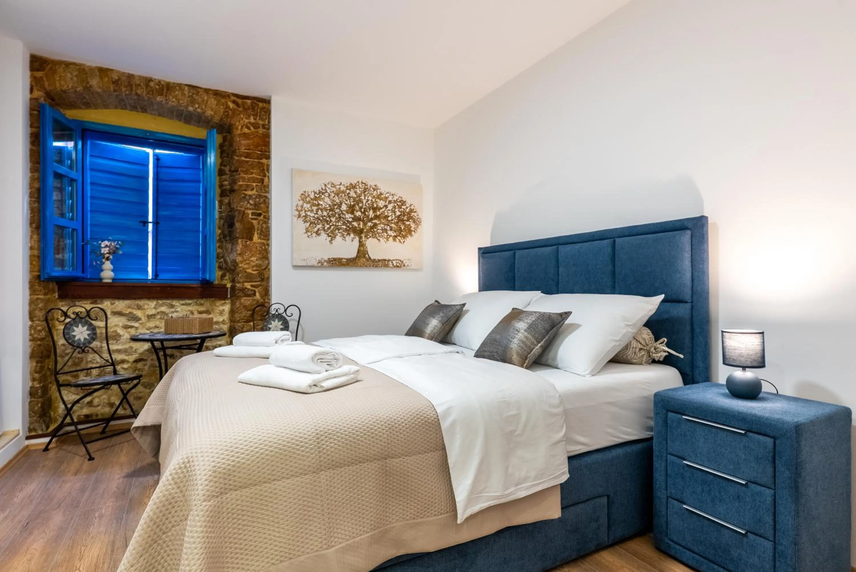 Bed in City Premium Heritage