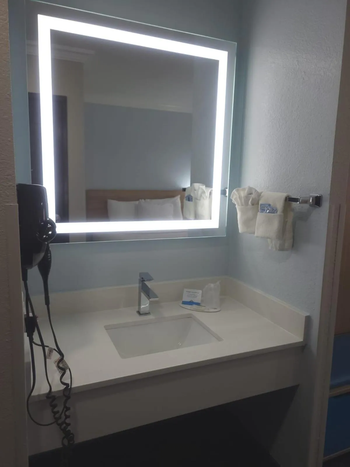 Bathroom in Days Inn by Wyndham Dalhart