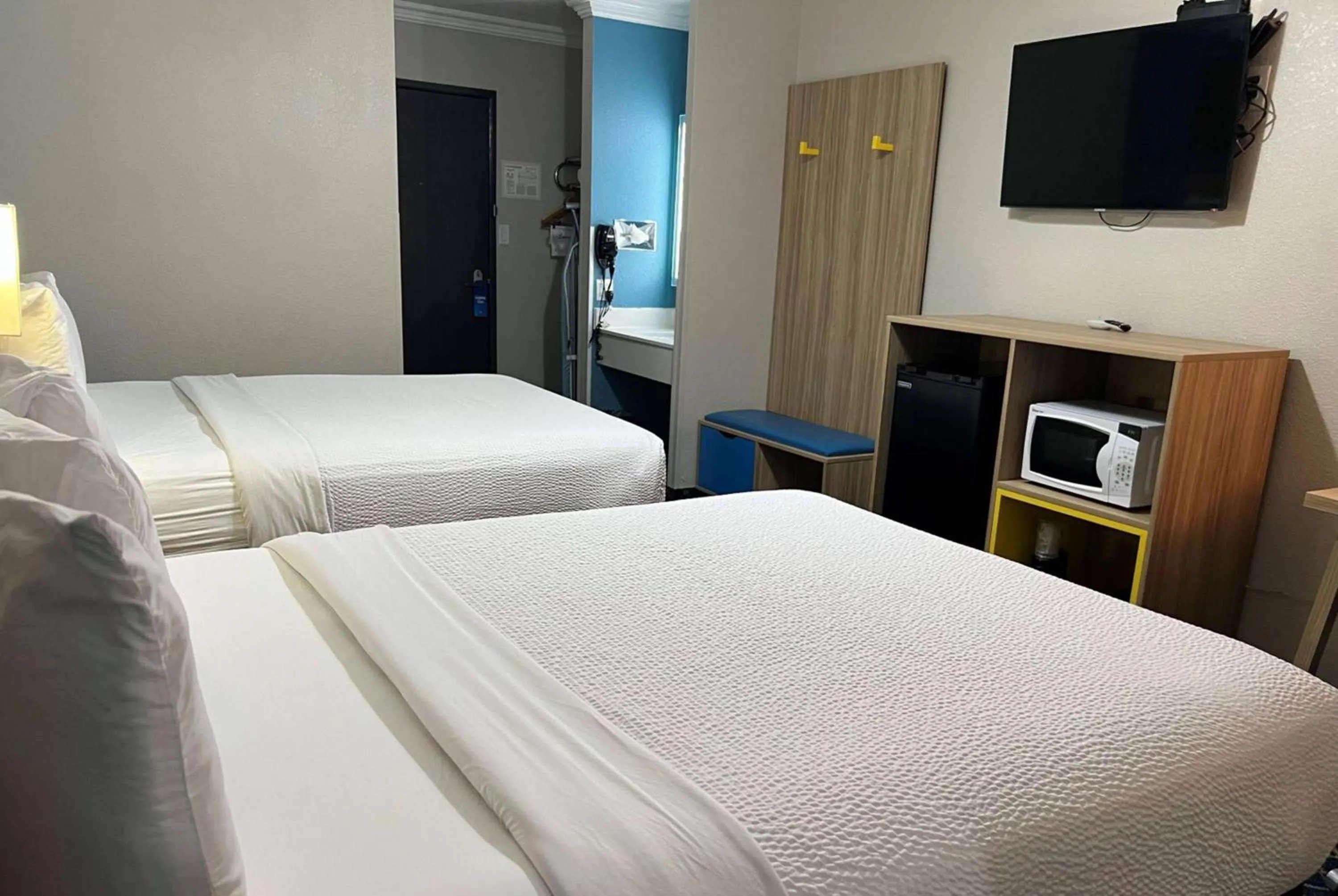 Photo of the whole room, Bed in Days Inn by Wyndham Dalhart