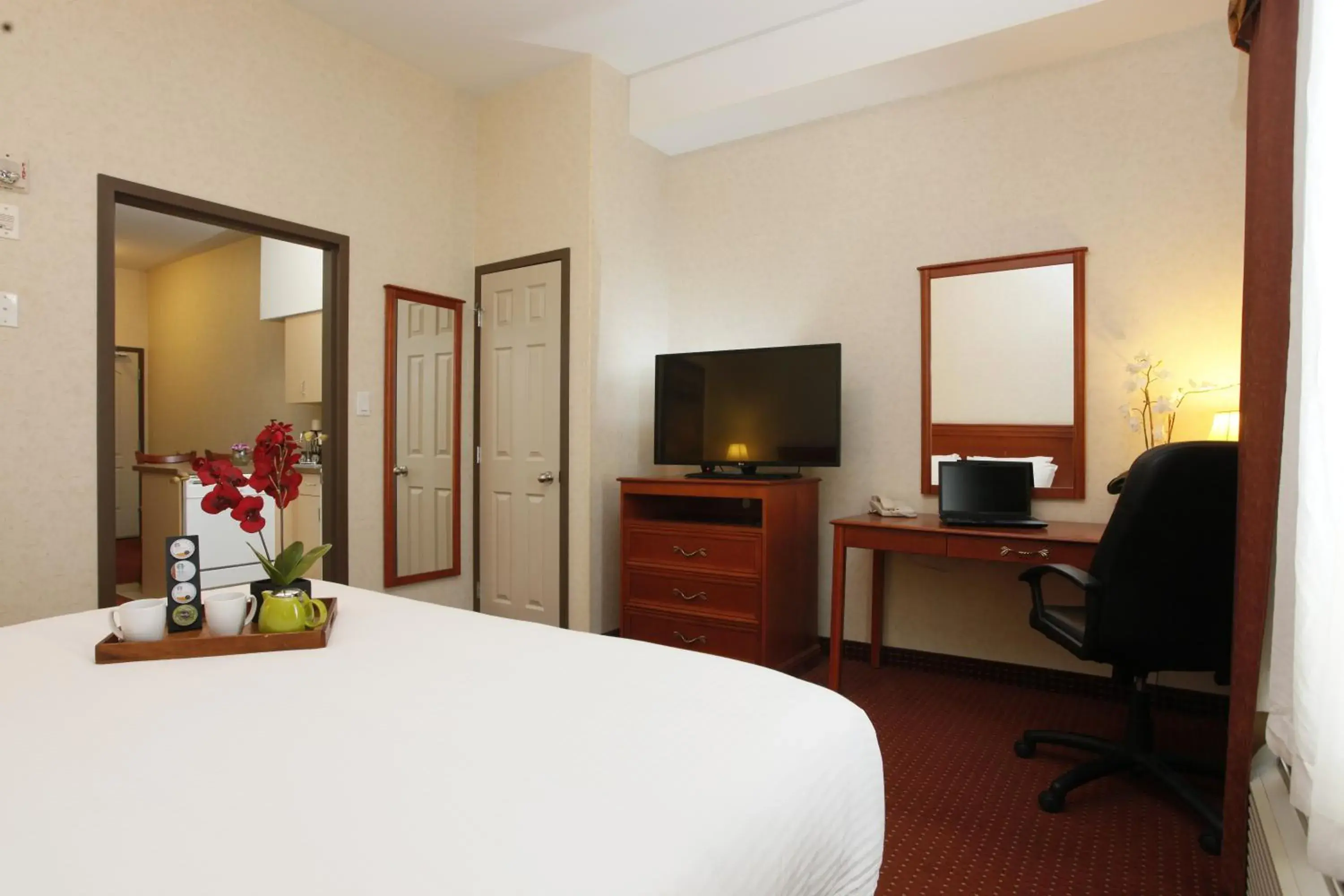 King Suite with Spa Bath in Pomeroy Inn and Suites Dawson Creek King Suite with Spa Bath in Pomeroy Inn and Suites Dawson Creek