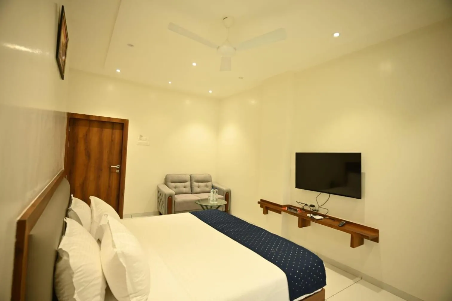 Bed in The Sky Land Hotel & Restaurant