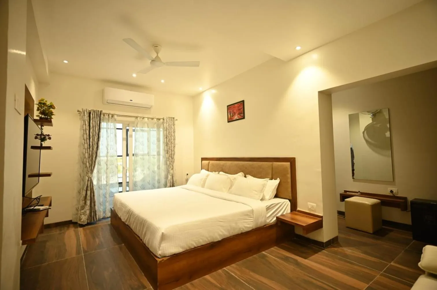 Bedroom, Bed in The Sky Land Hotel & Restaurant