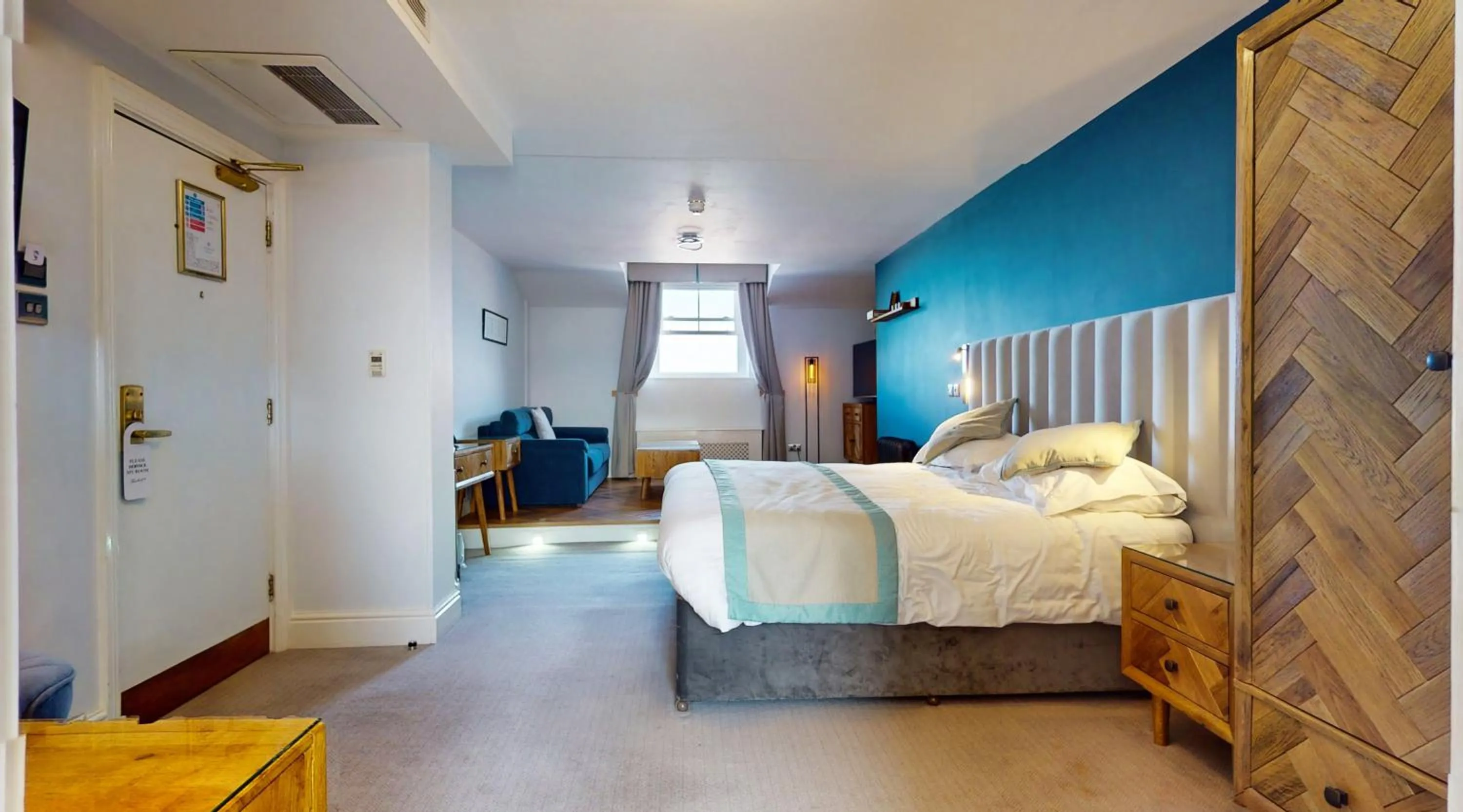 Bedroom, Bed in St George's Hotel - Llandudno