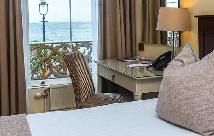 Bedroom, Bed in St George's Hotel - Llandudno