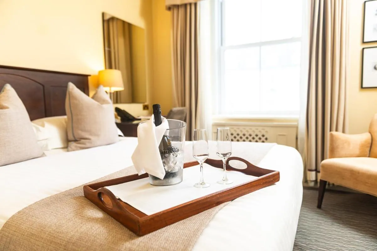 Bedroom, Bed in St George's Hotel - Llandudno