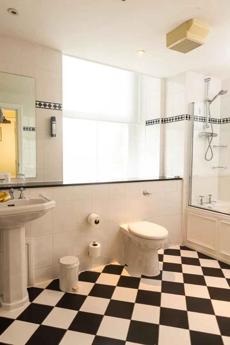 Bathroom in St George's Hotel - Llandudno