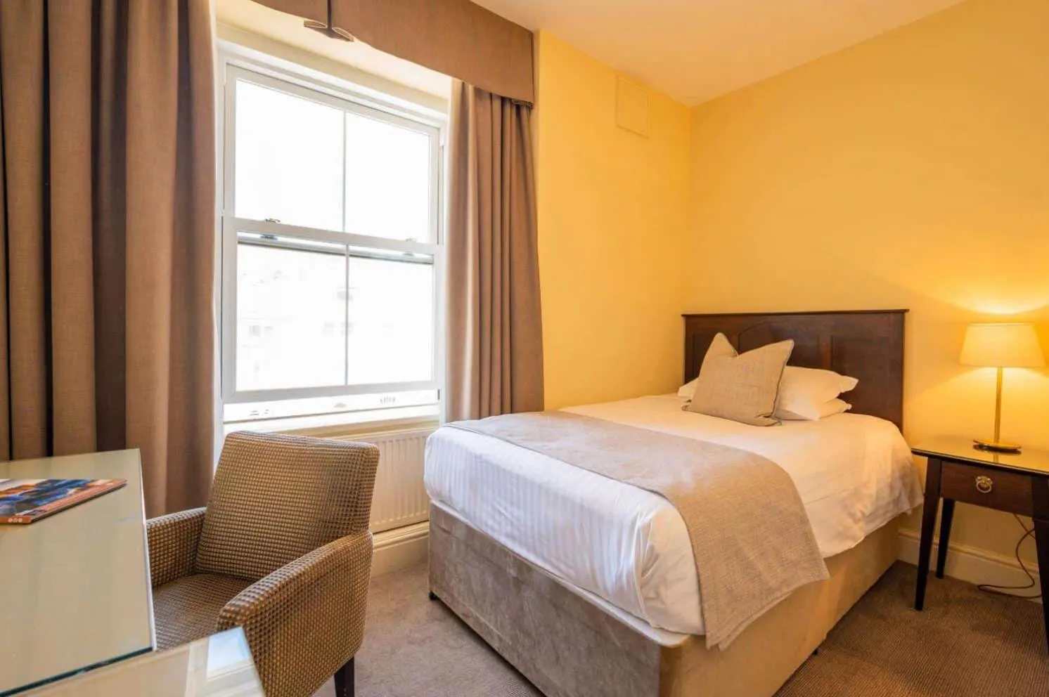 Bedroom, Bed in St George's Hotel - Llandudno