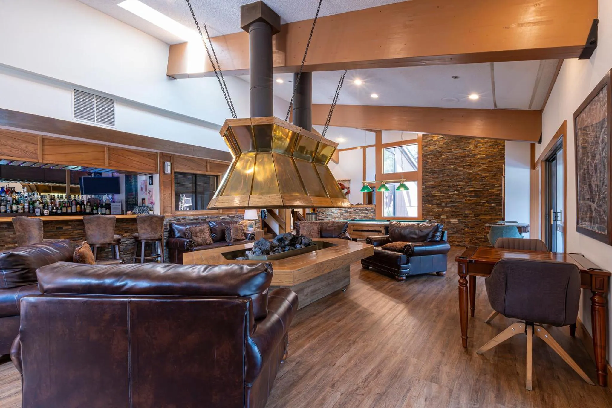 Communal lounge/ TV room in Club Tahoe Resort