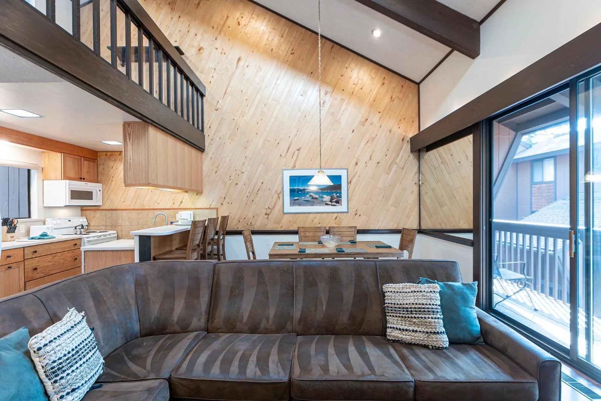 Living room in Club Tahoe Resort