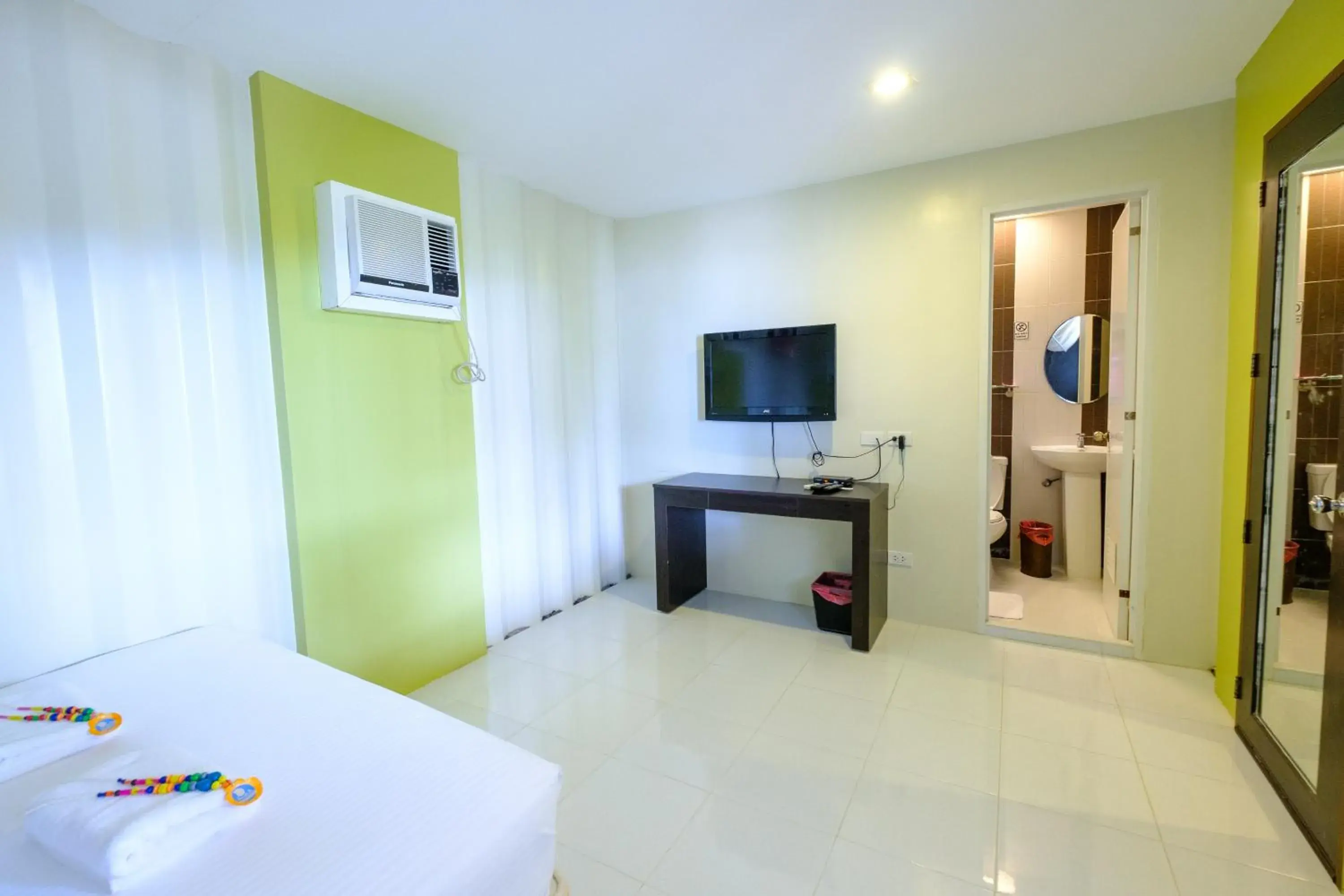 Garden View Queen Room in Anika Island Resort Garden View Queen Room in Anika Island Resort