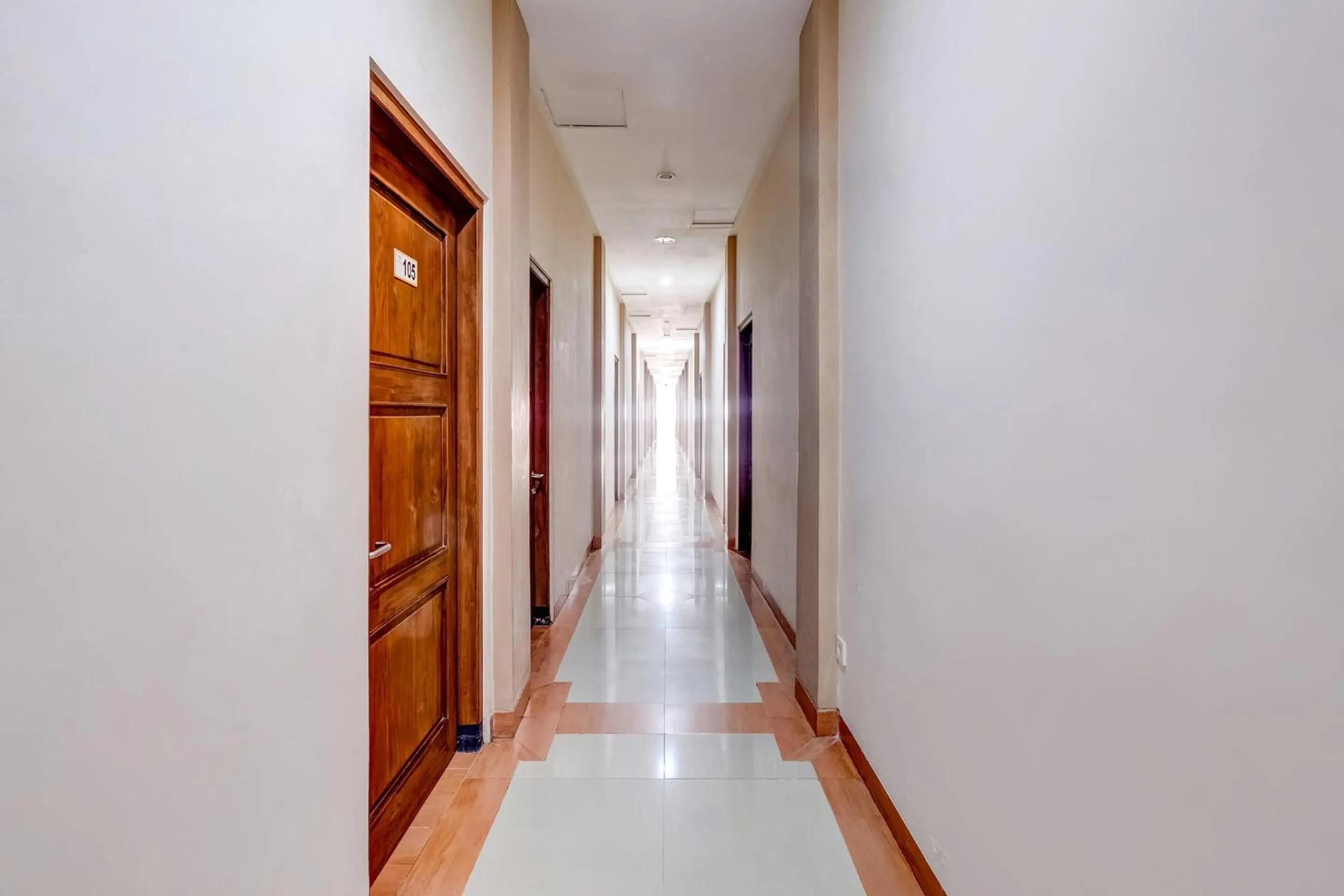 Lobby or reception in OYO Flagship Tembok Batu Residence