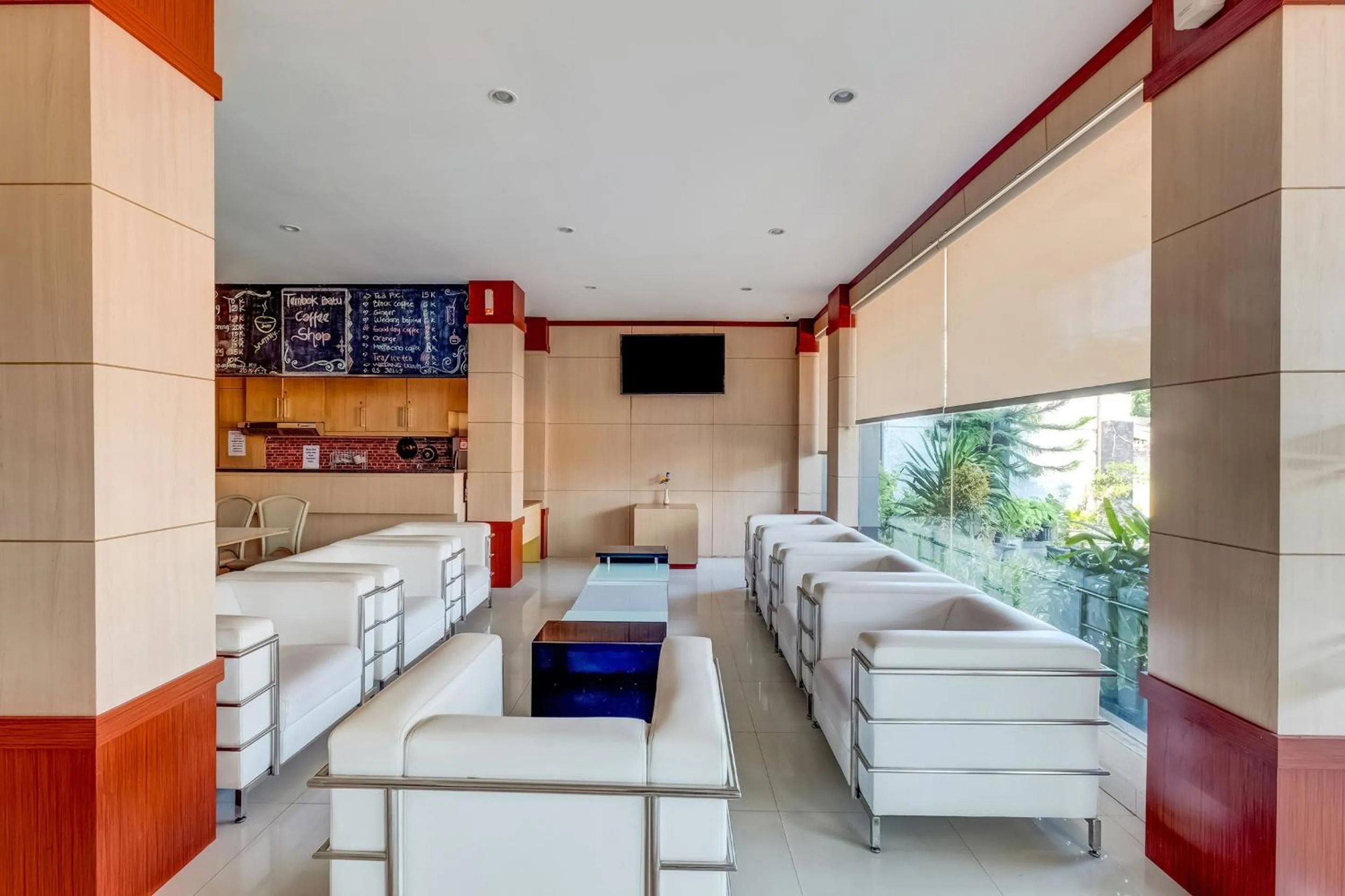 Lobby or reception in OYO Flagship Tembok Batu Residence