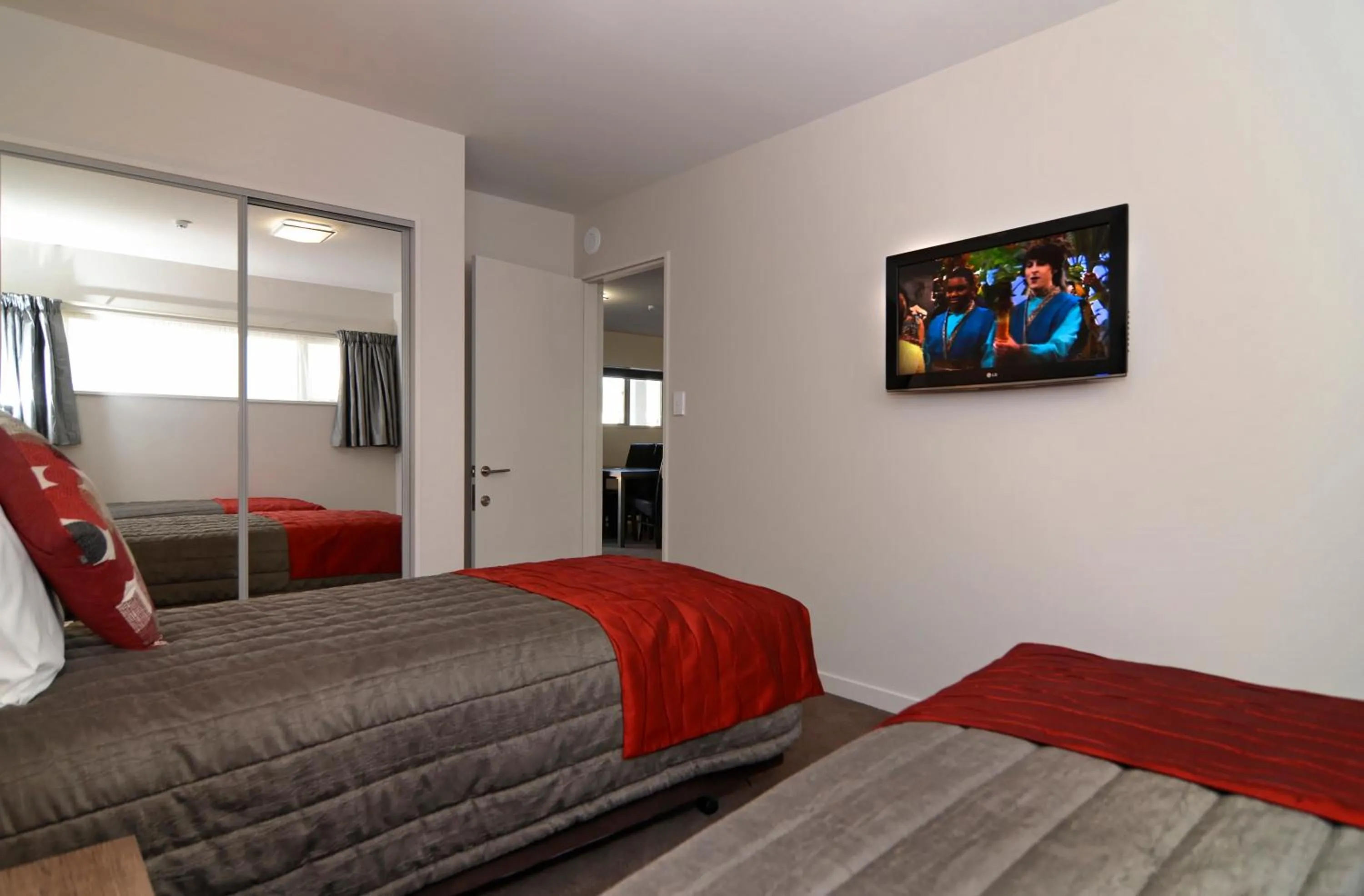 Bedroom, Bed in Lincoln Motel