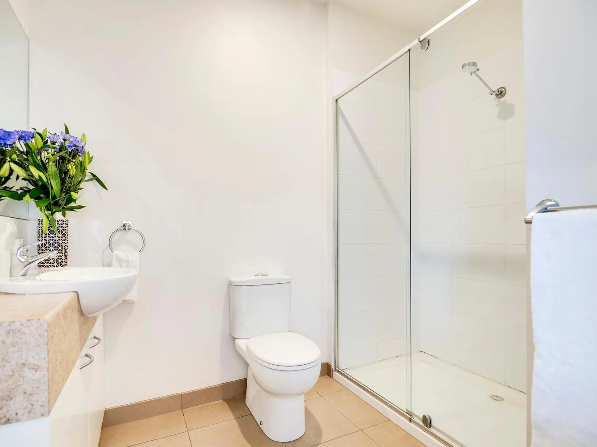 Bathroom in McKillop Geelong by Gold Star Stays