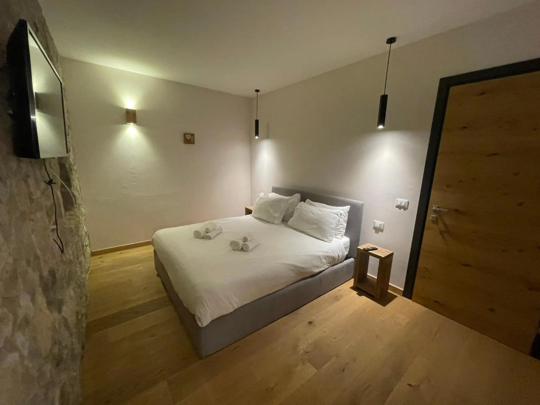 Bed in SnowLake Suite & Apartment