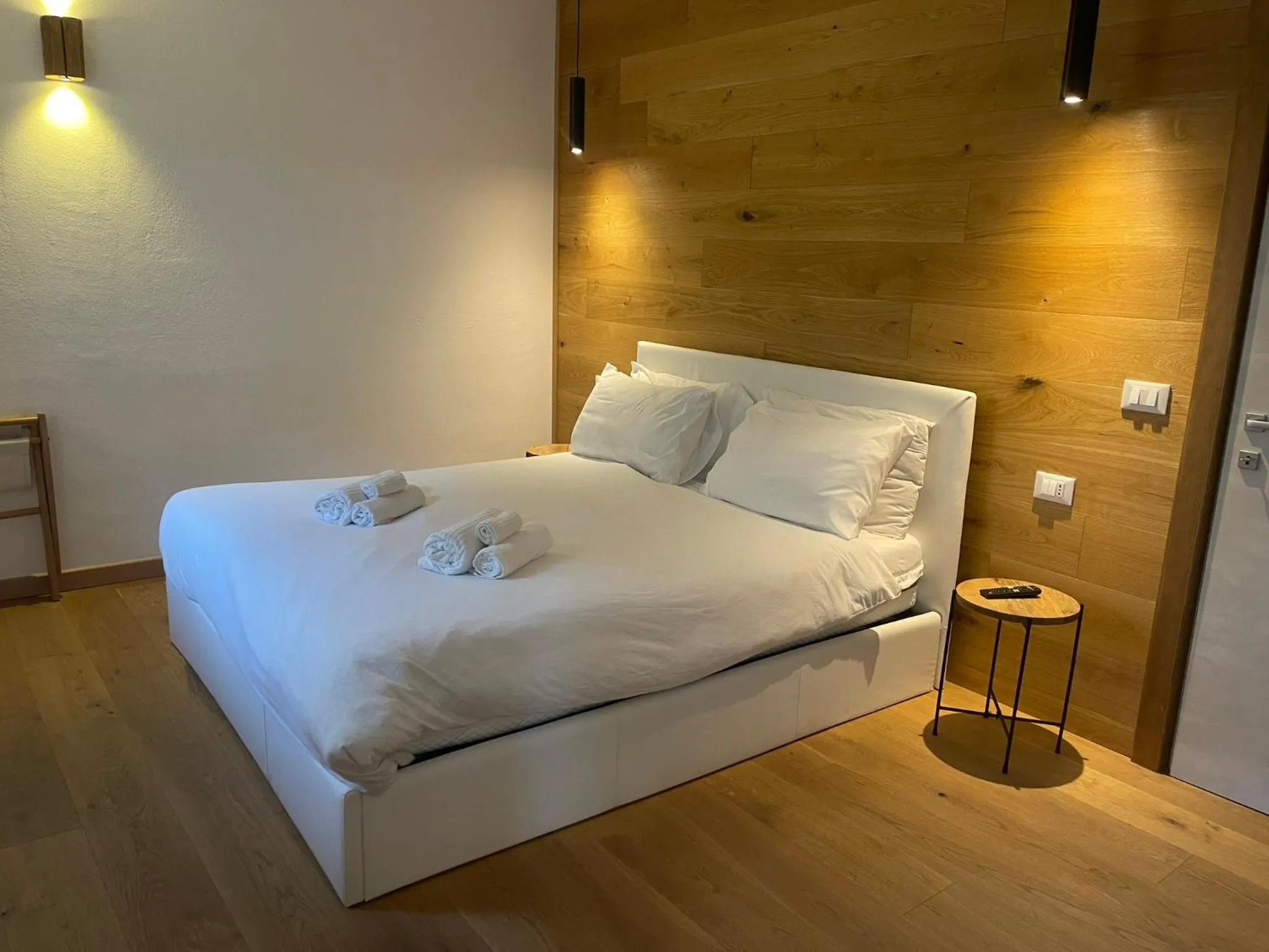 Bed in SnowLake Suite & Apartment