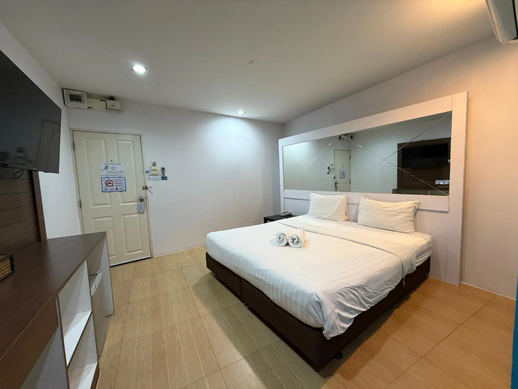 Bed in Bed By Cruise Hotel At Samakkhi-Tivanont