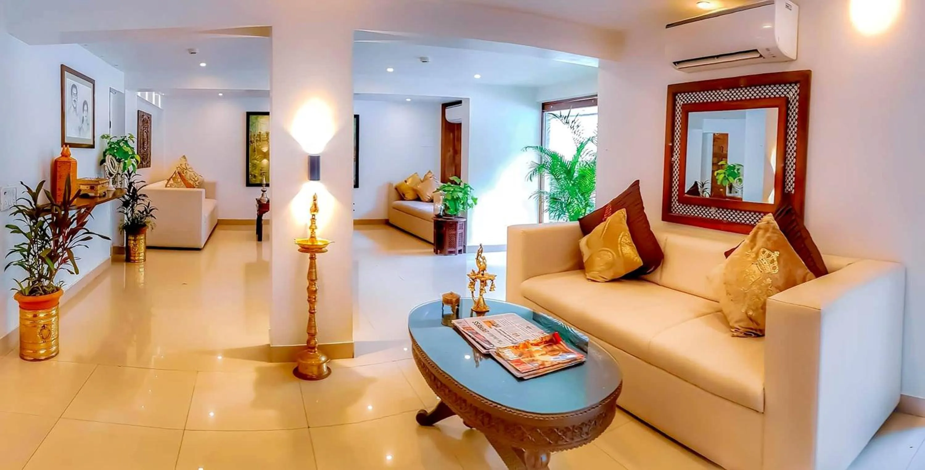 Lobby or reception in Hotel Samraj