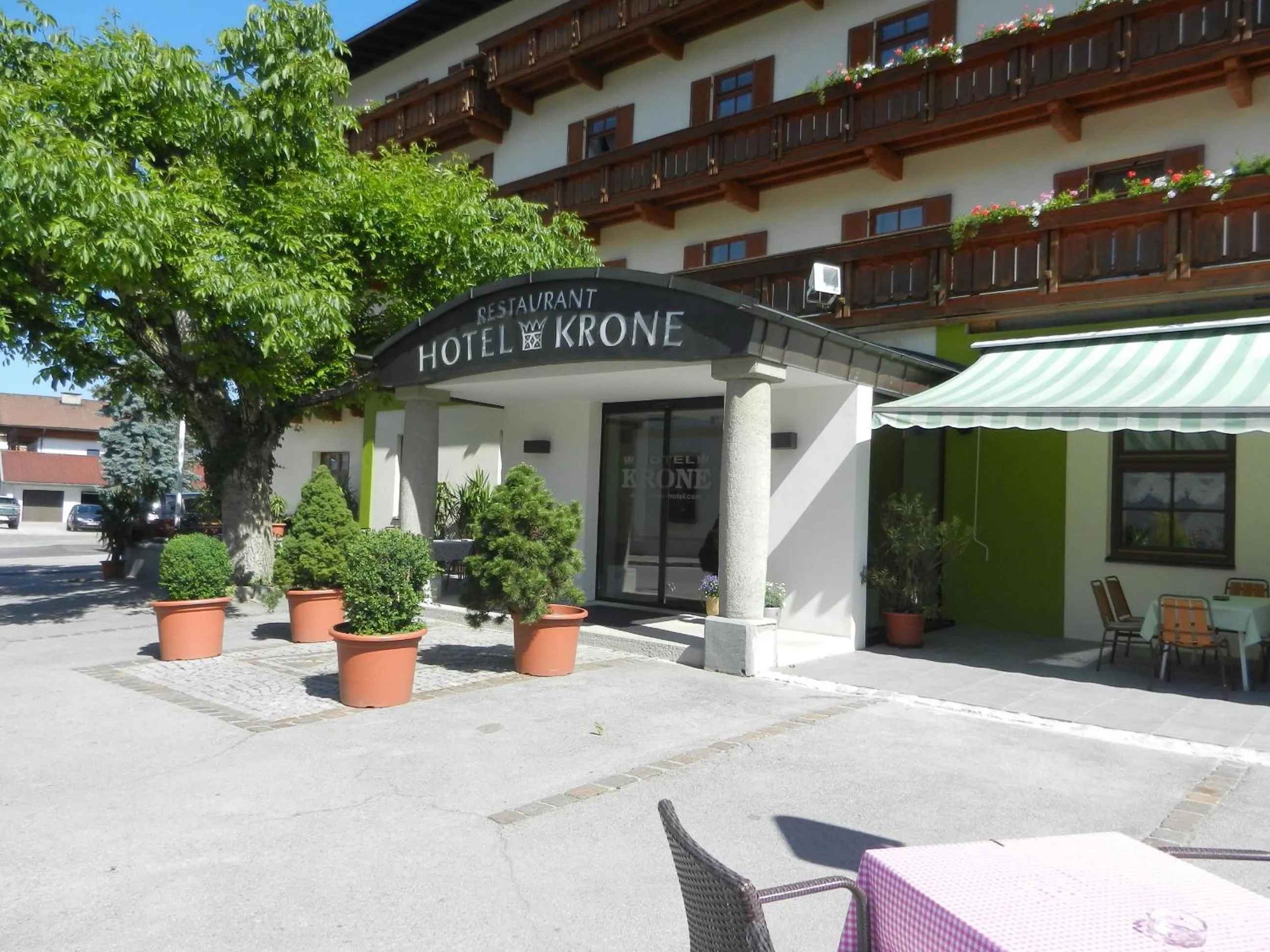 Facade/entrance in Hotel Krone
