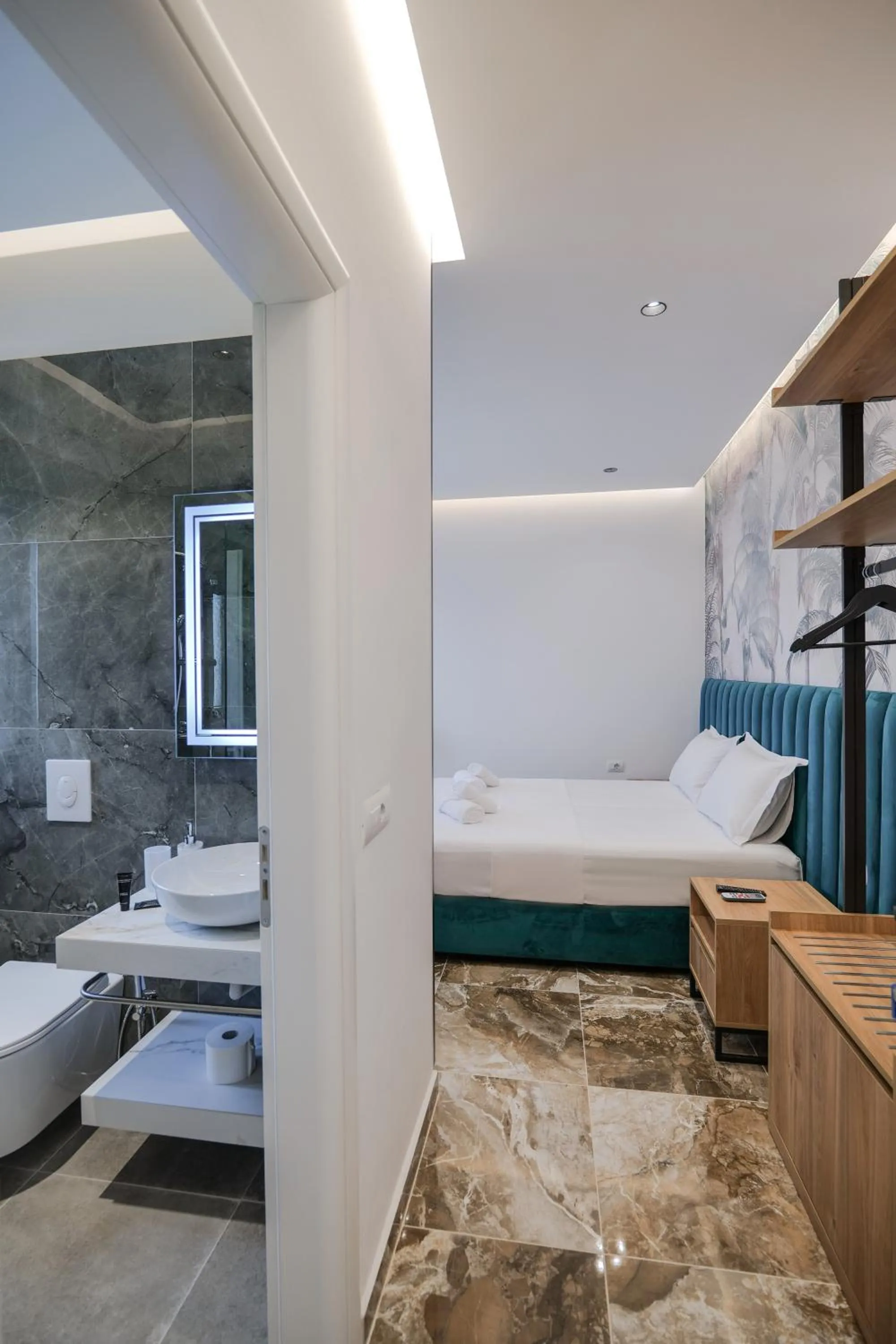 Bathroom, Bed in La Maison Boutique Hotel