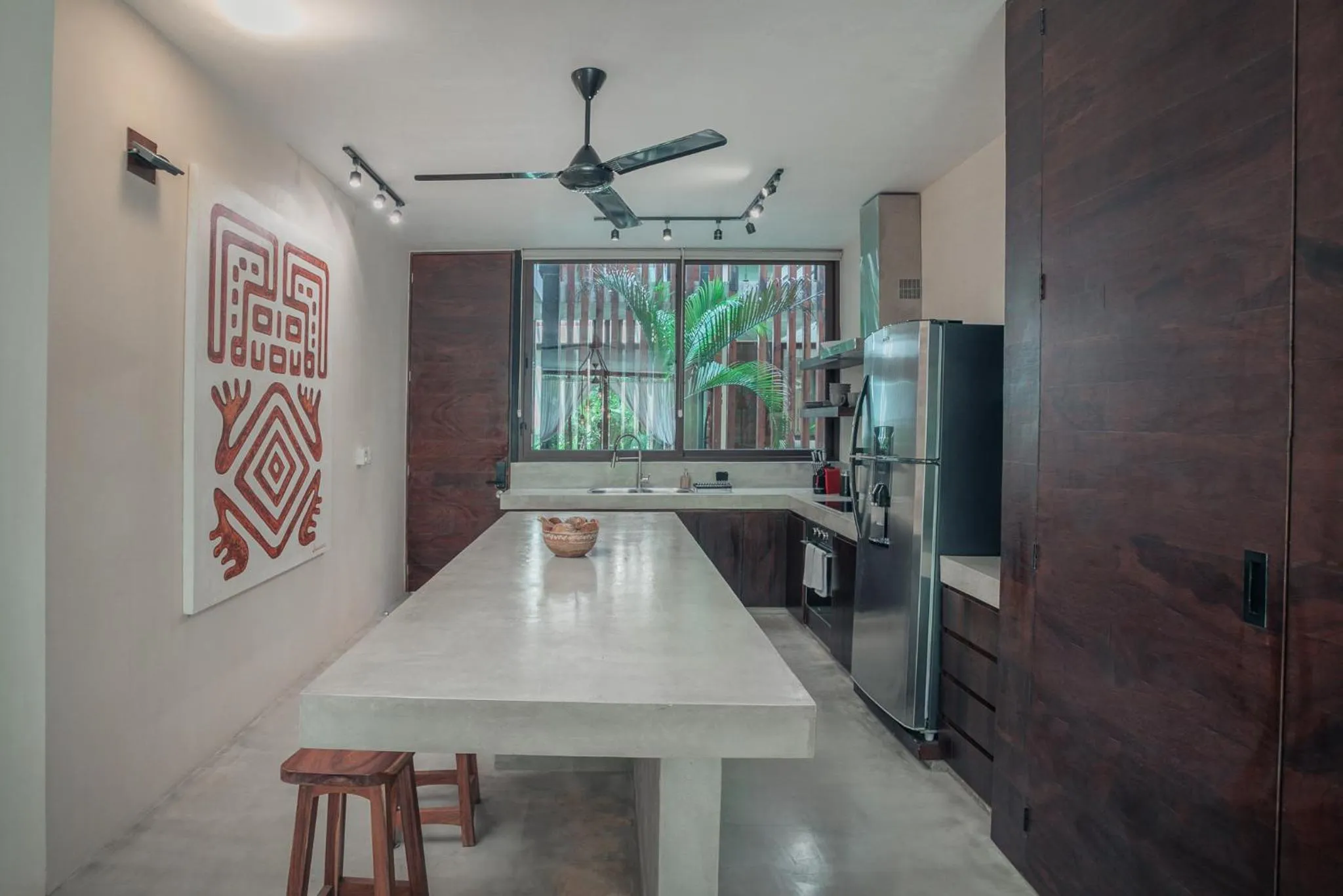 Kitchen or kitchenette in Luxury 2 BDR 2 BTH 2 Bikes Jacuzzi FibOptic WiFi.