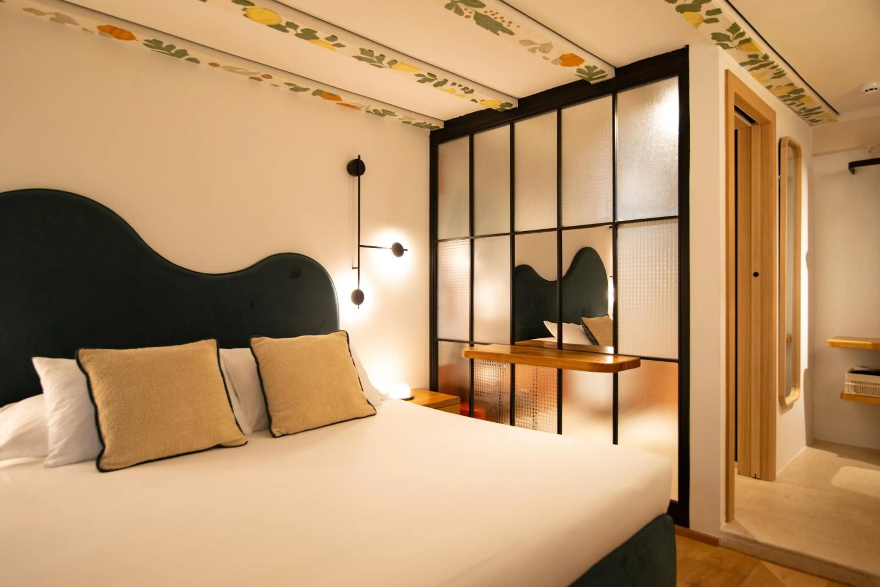 Bedroom, Bed in 7oaks Noble House