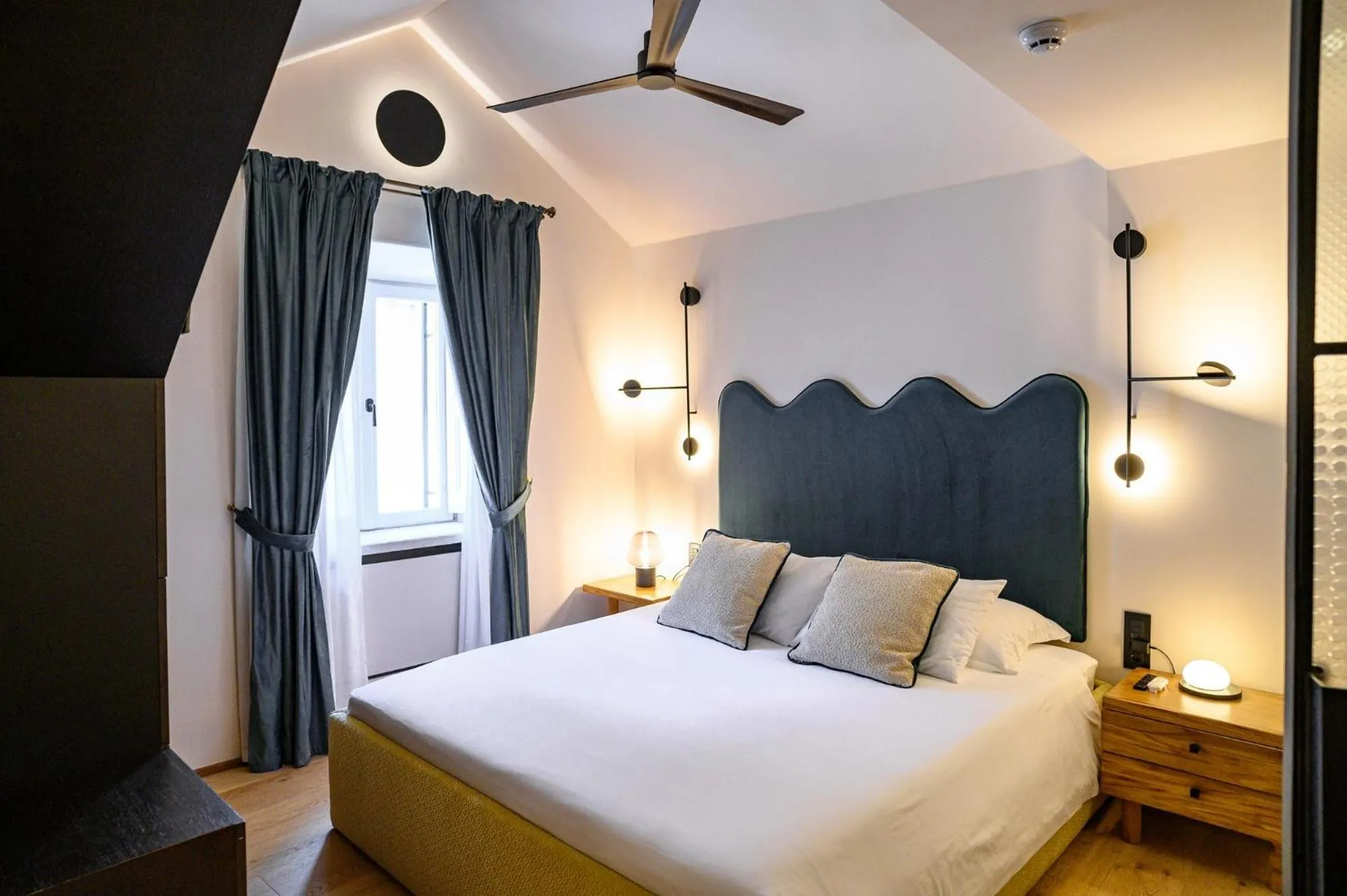 Bed in 7oaks Noble House