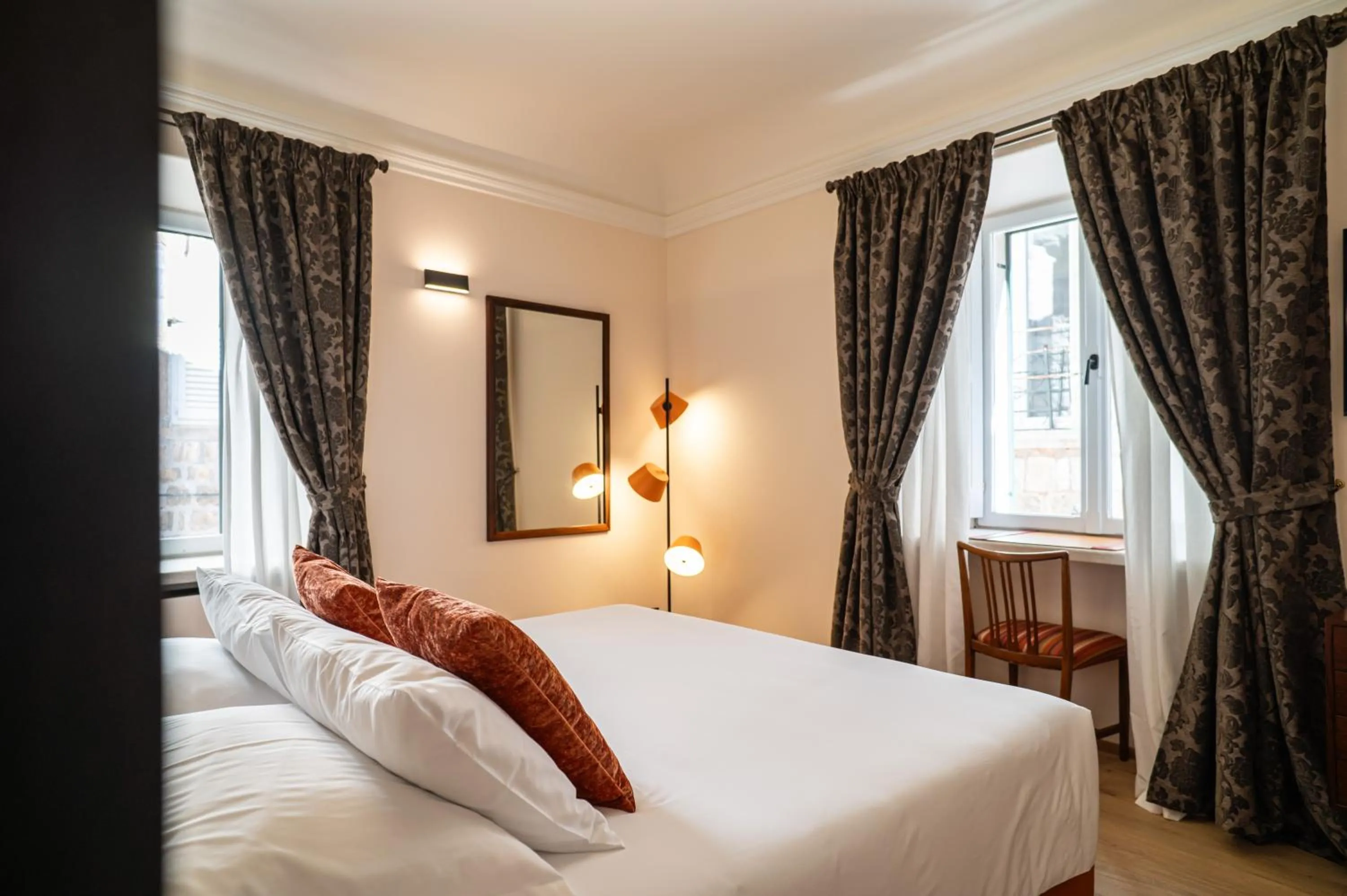 Bedroom, Bed in 7oaks Noble House