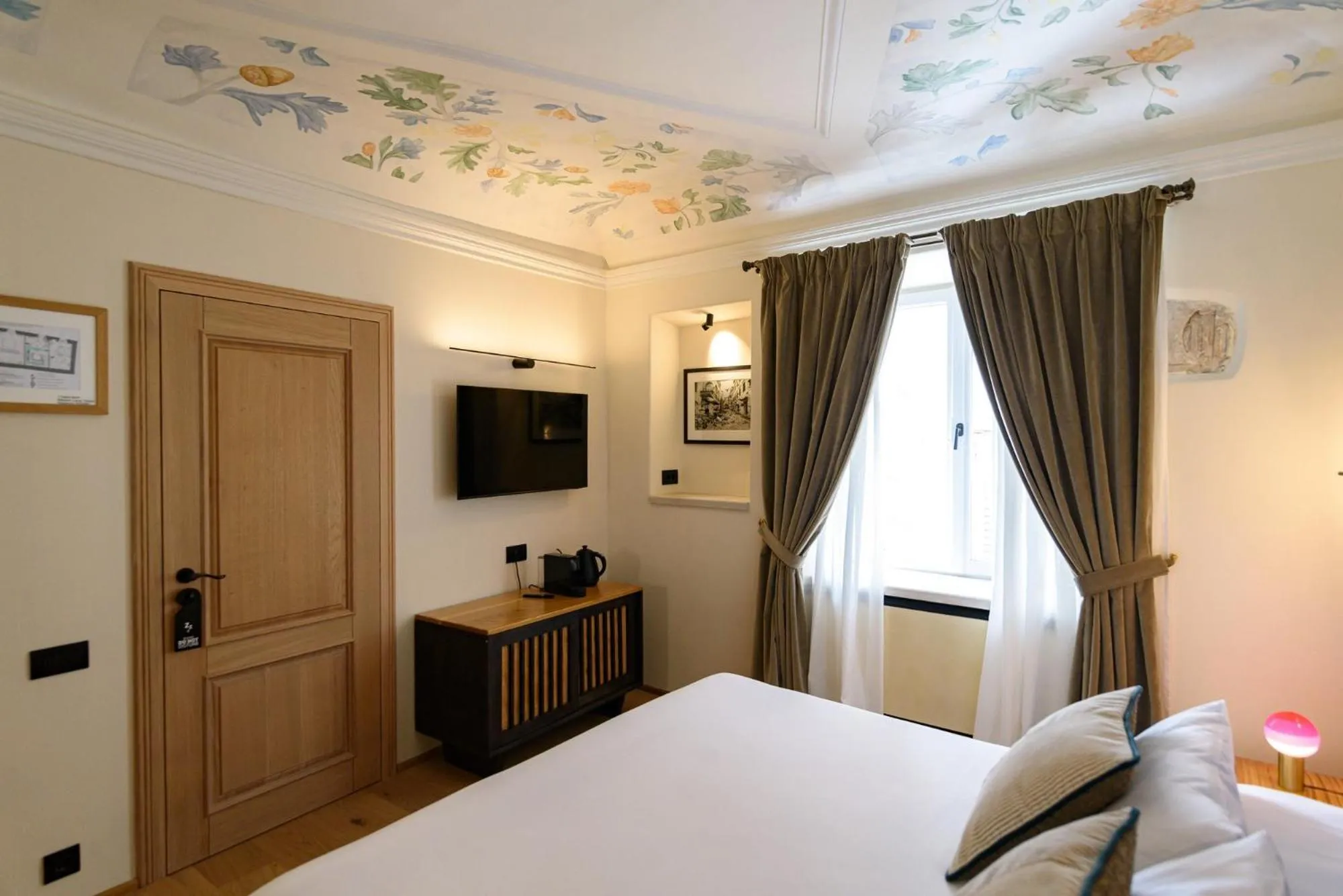 TV and multimedia, Bed in 7oaks Noble House