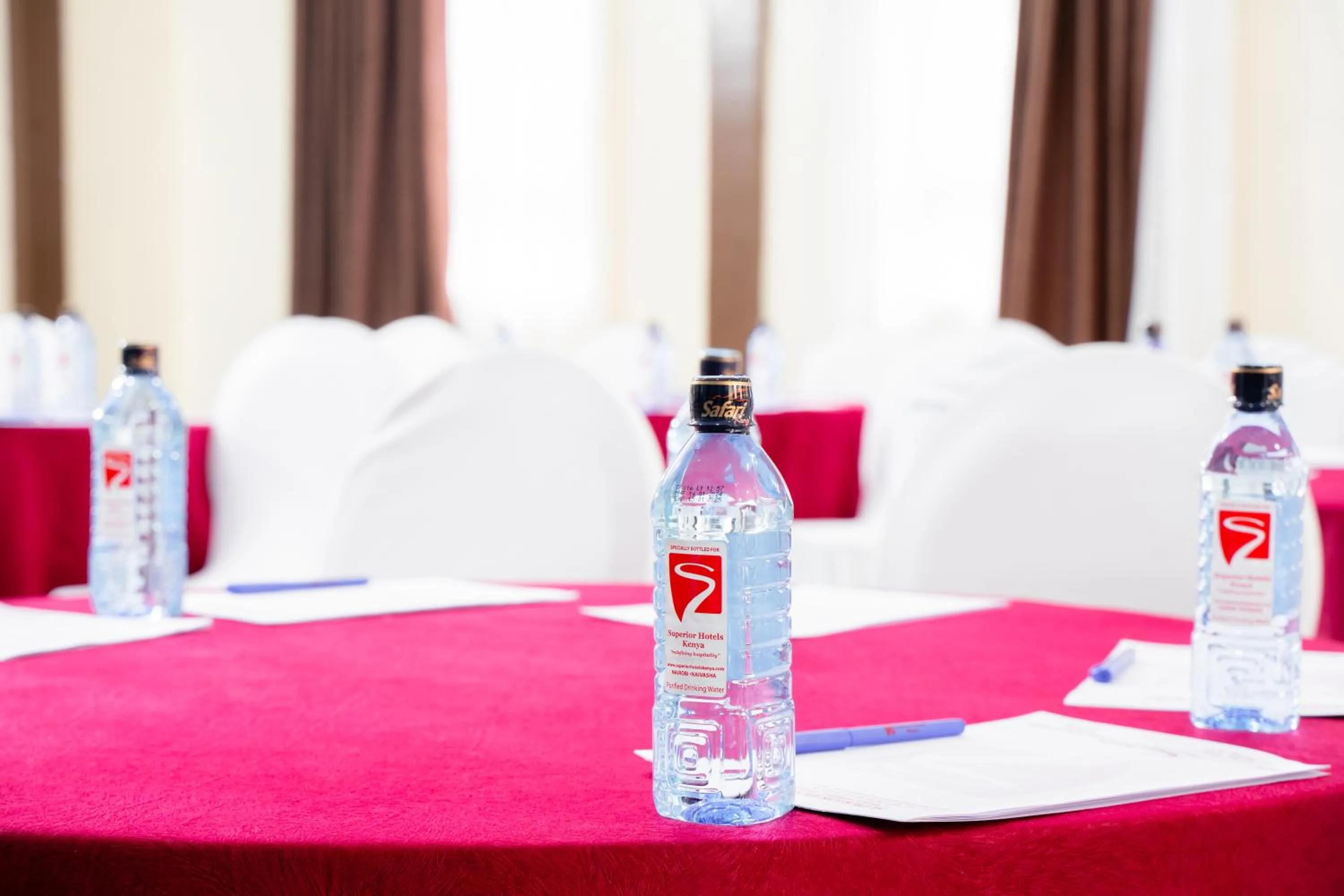 Food and drinks in West Wood Hotel