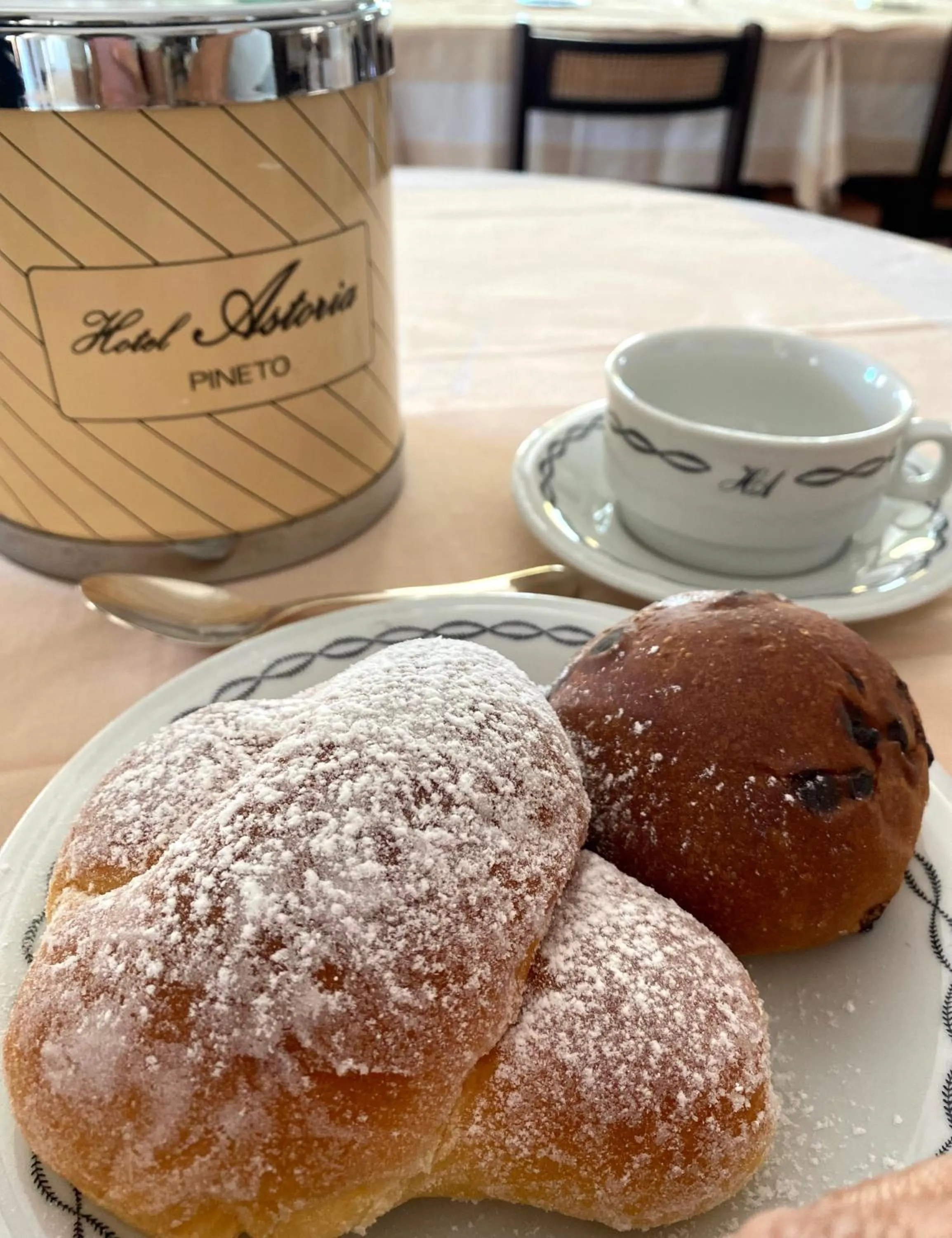 Food in Hotel Astoria