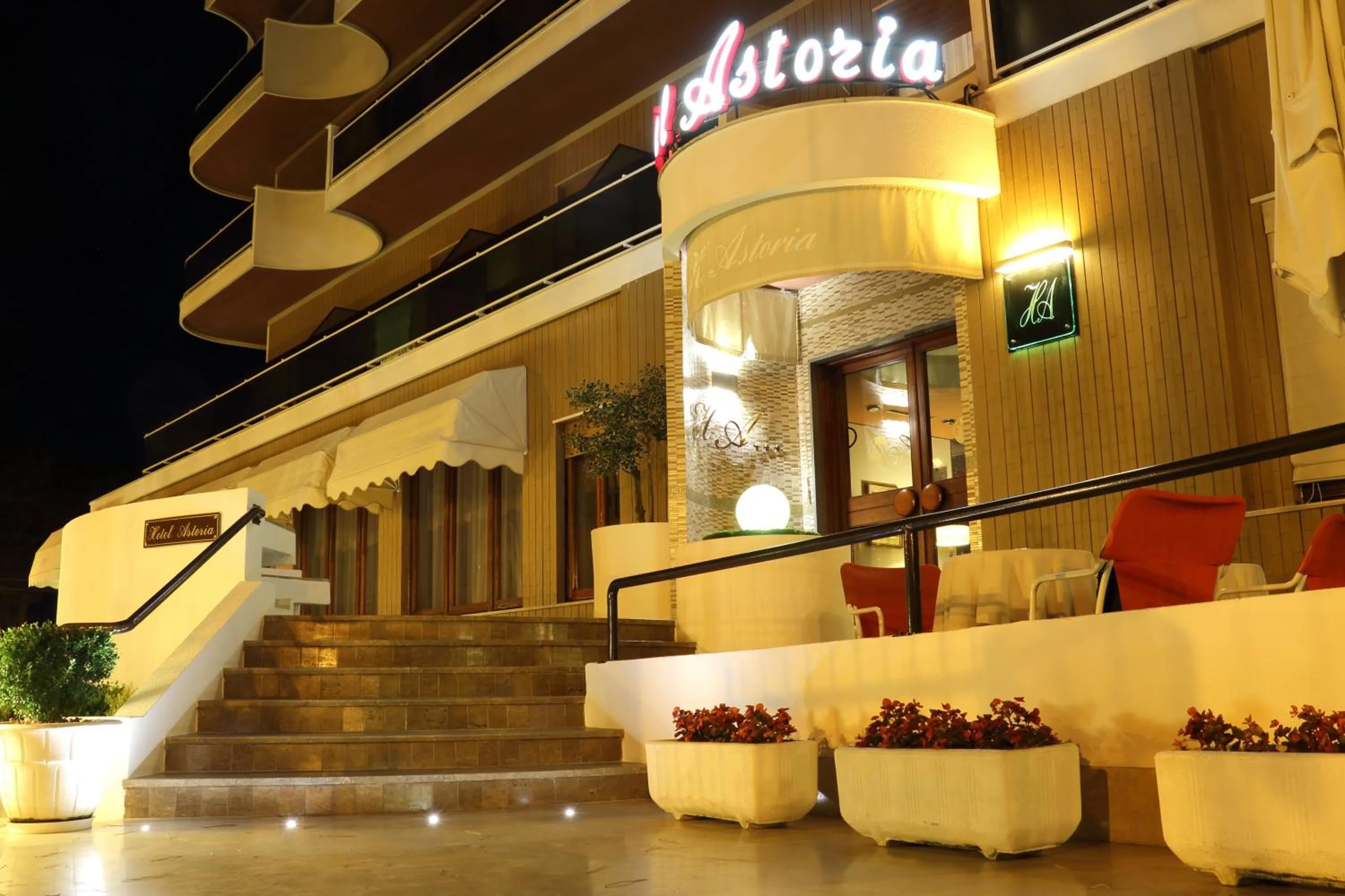 Night in Hotel Astoria