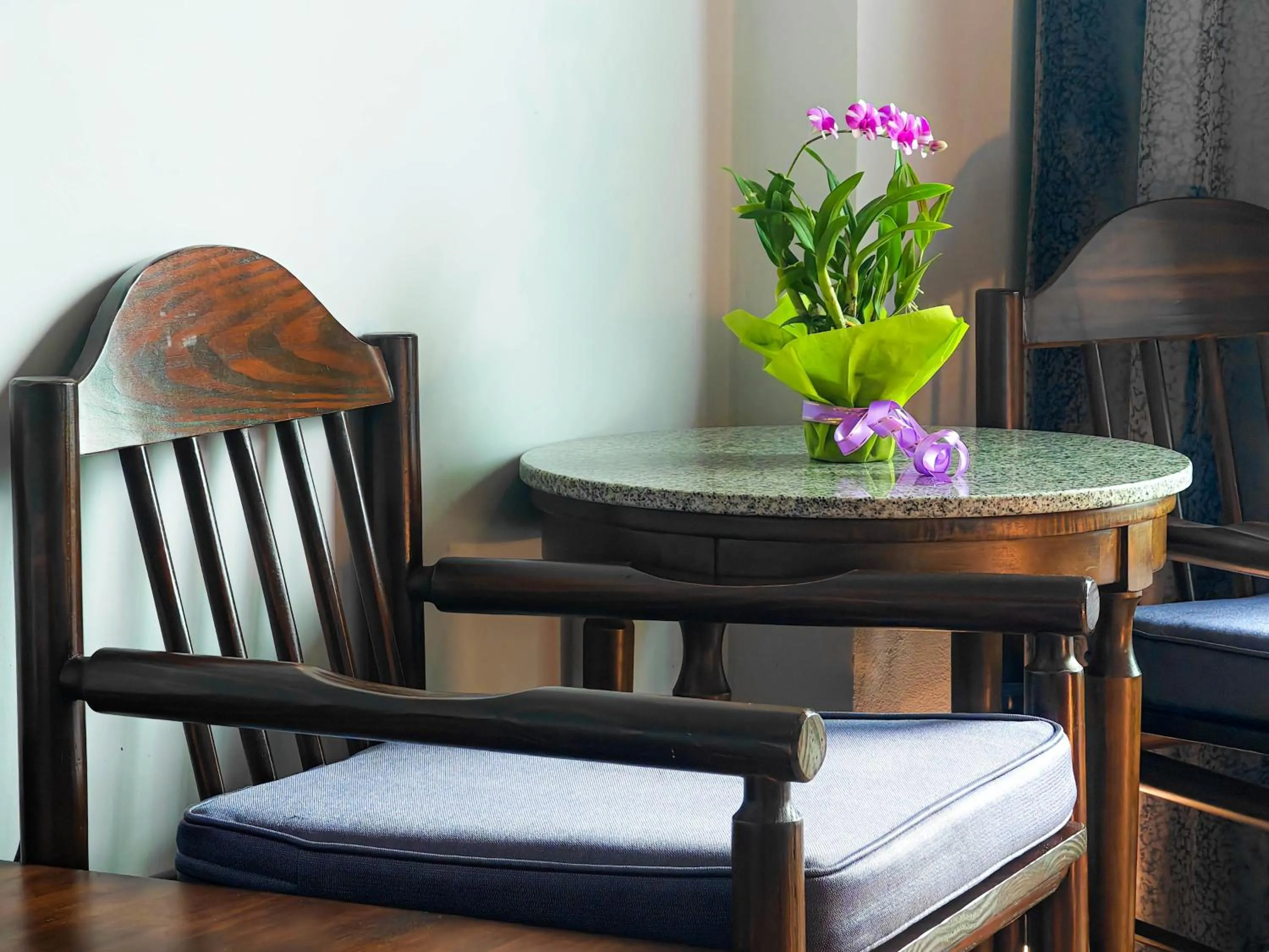 Seating area in Savotel Hotel