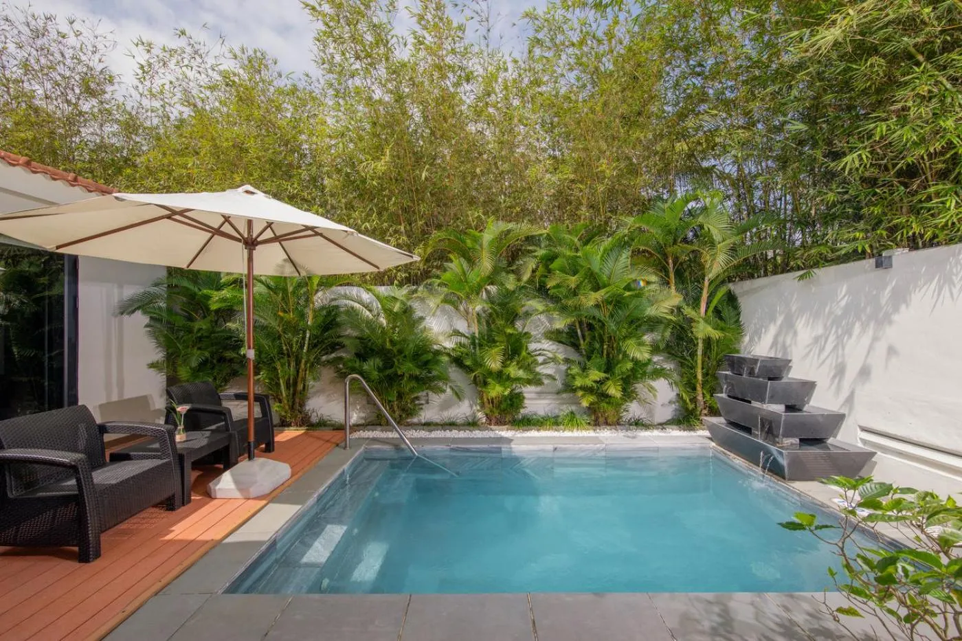 Swimming pool in Grandvrio Ocean Resort Danang