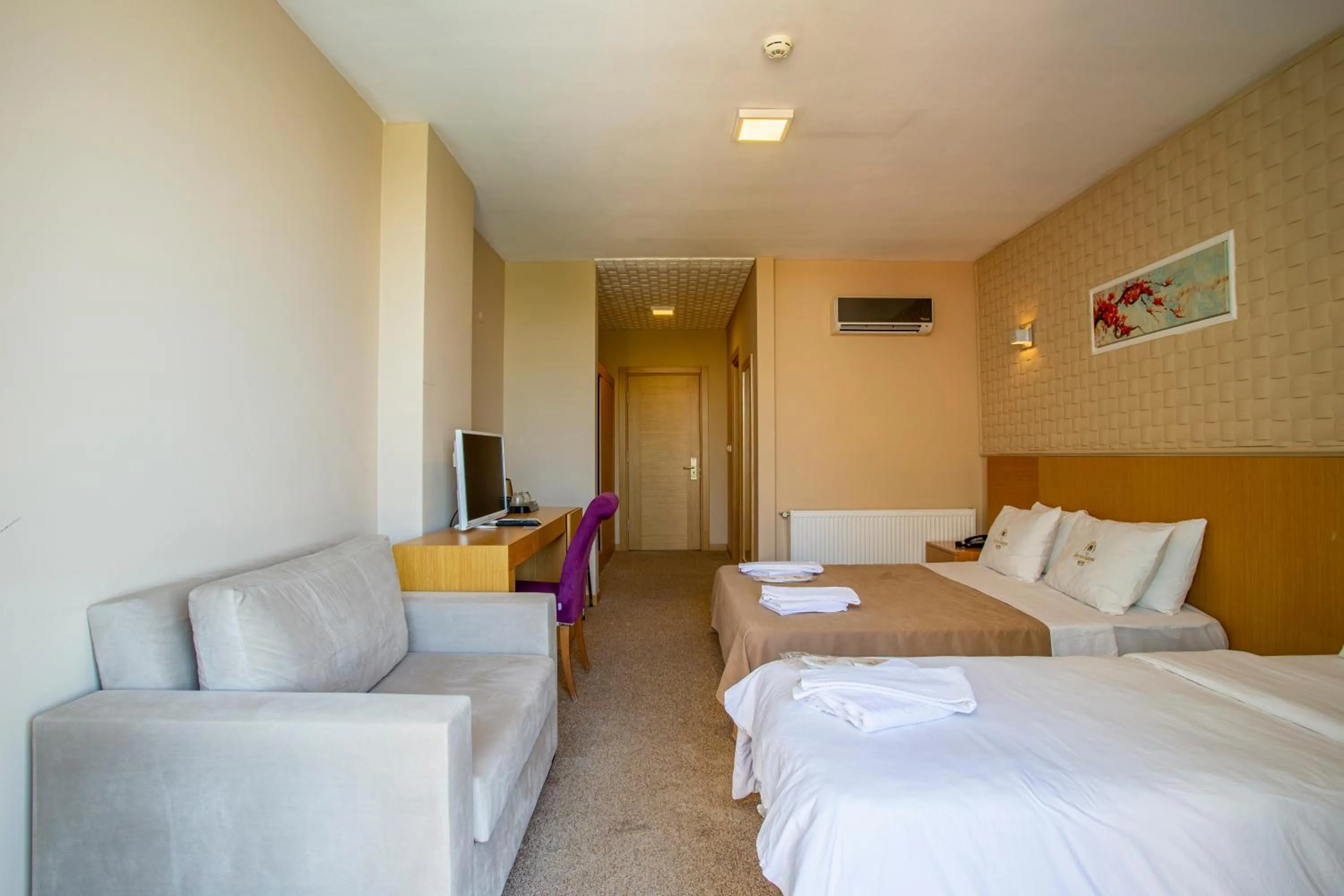 Photo of the whole room, Bed in Zeytin Bahcesi Hotel