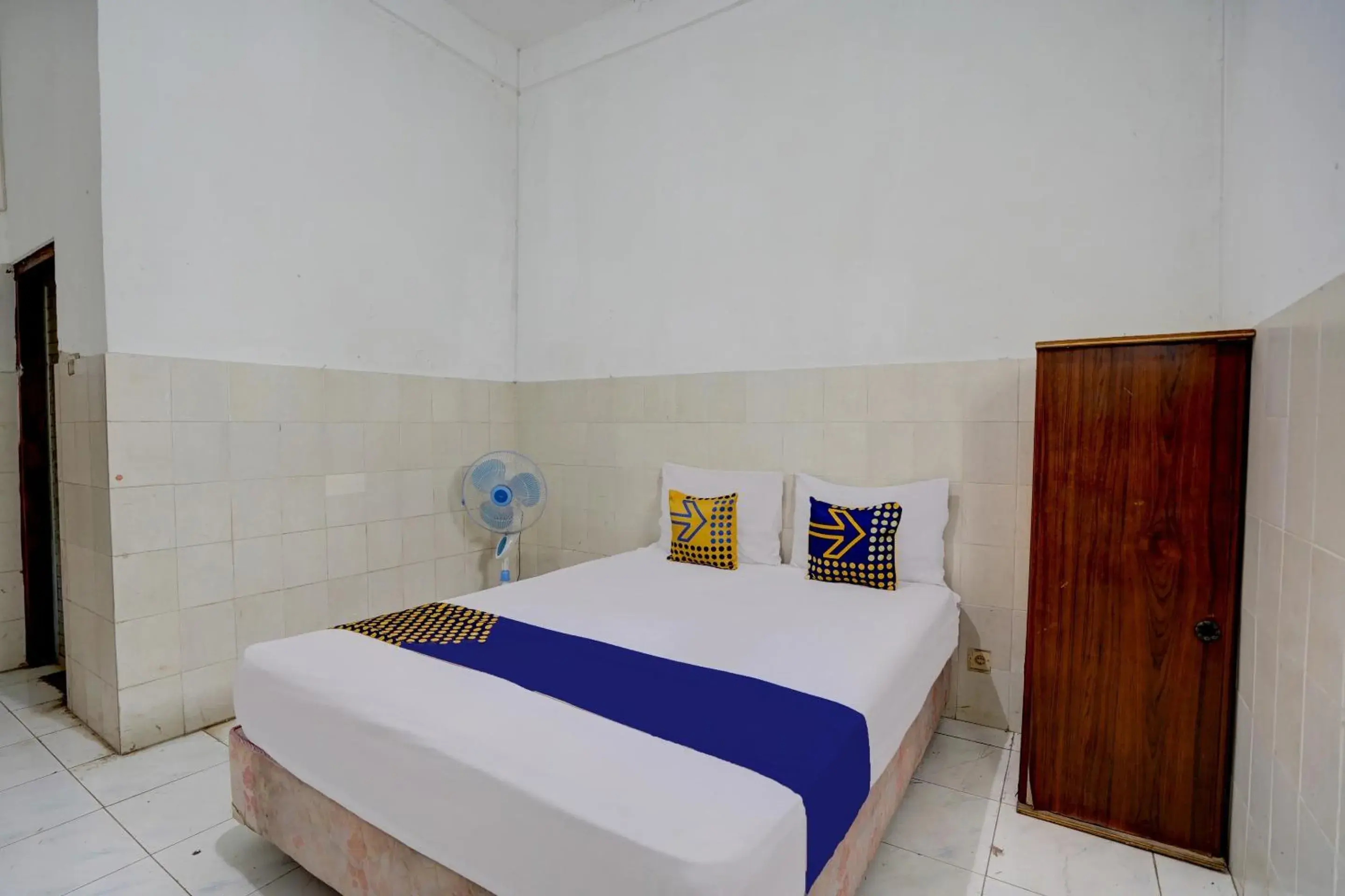 Budget Double Room in Hotel O Homestay Kedamean Budget Double Room in Hotel O Homestay Kedamean