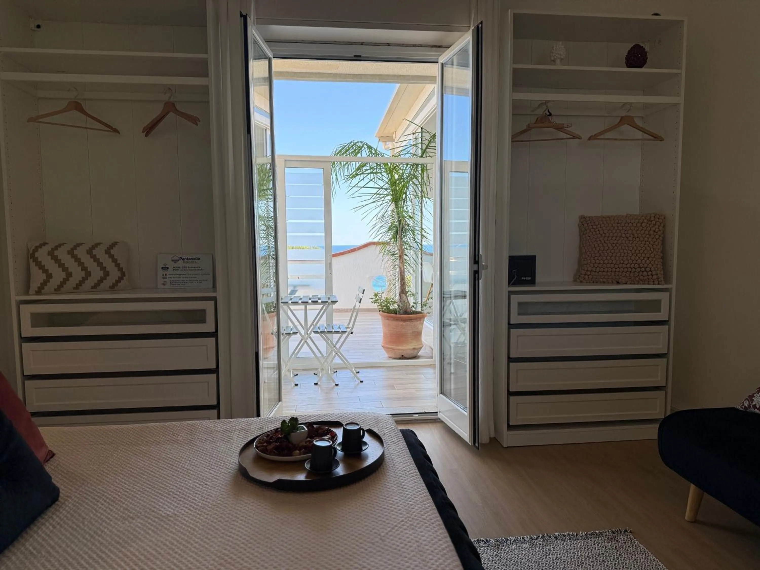 Decorative detail in Pantanello Rooms Avola