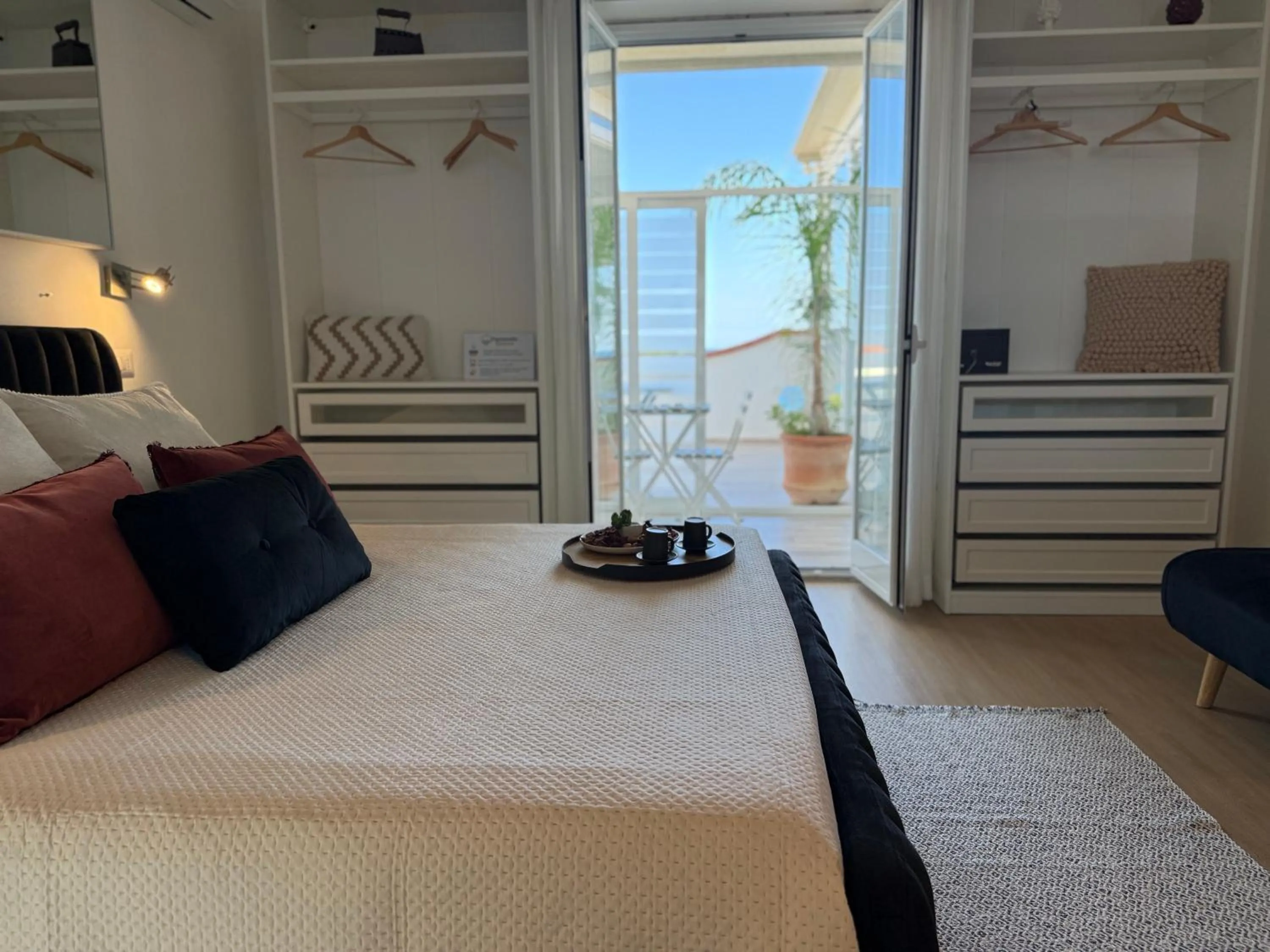 Decorative detail, Bed in Pantanello Rooms Avola