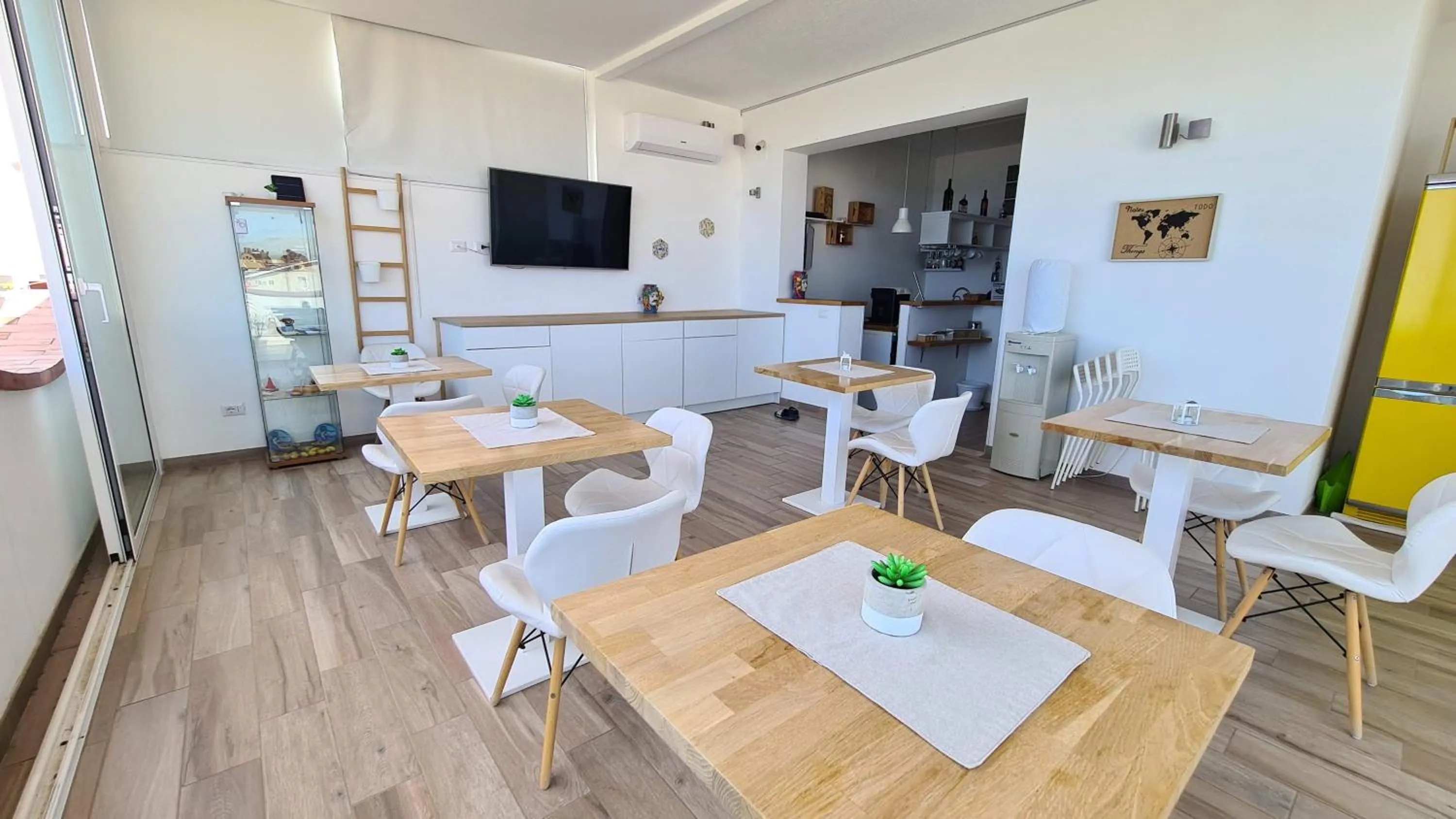 TV and multimedia in Pantanello Rooms Avola