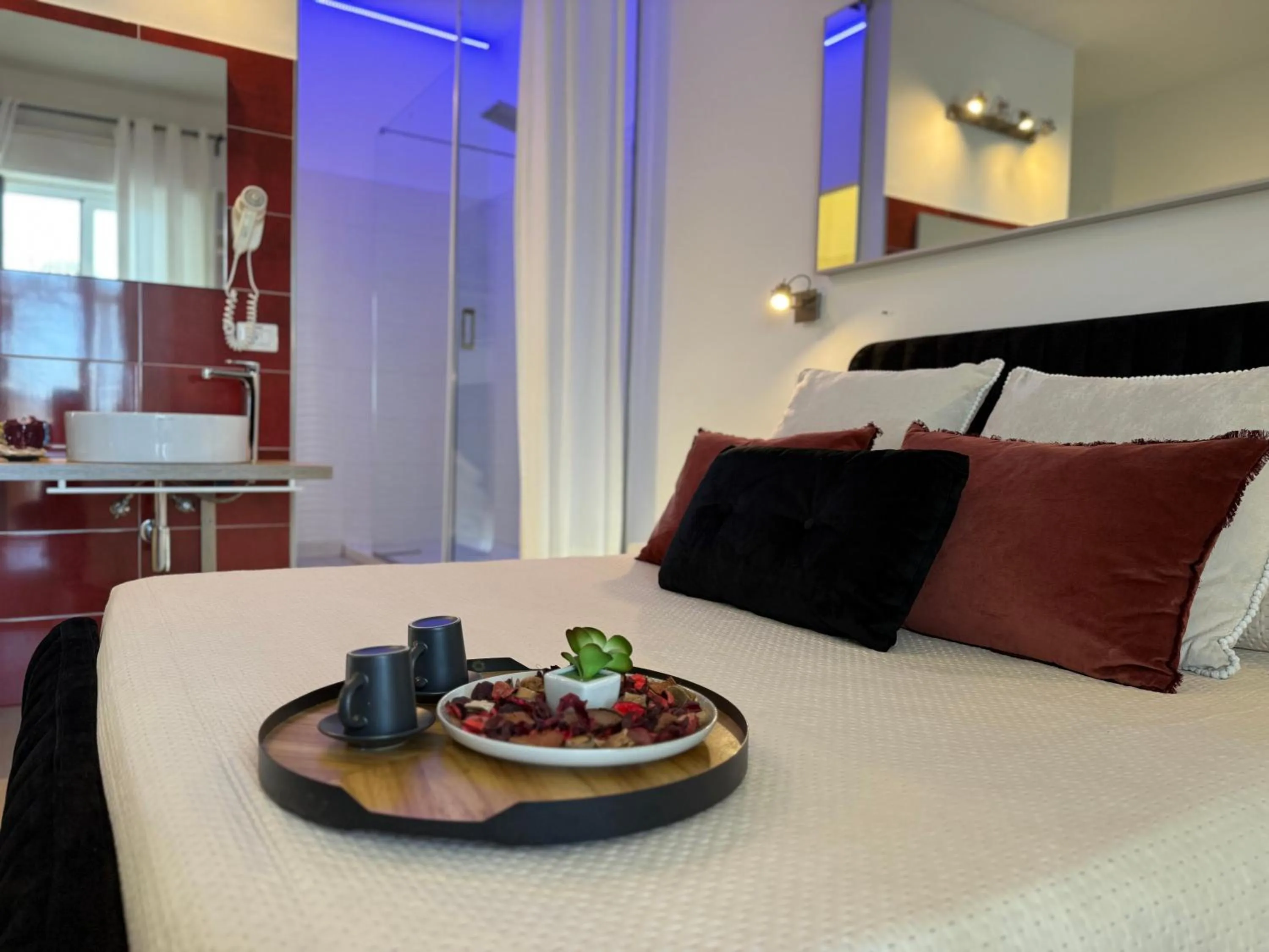 Decorative detail, Bed in Pantanello Rooms Avola