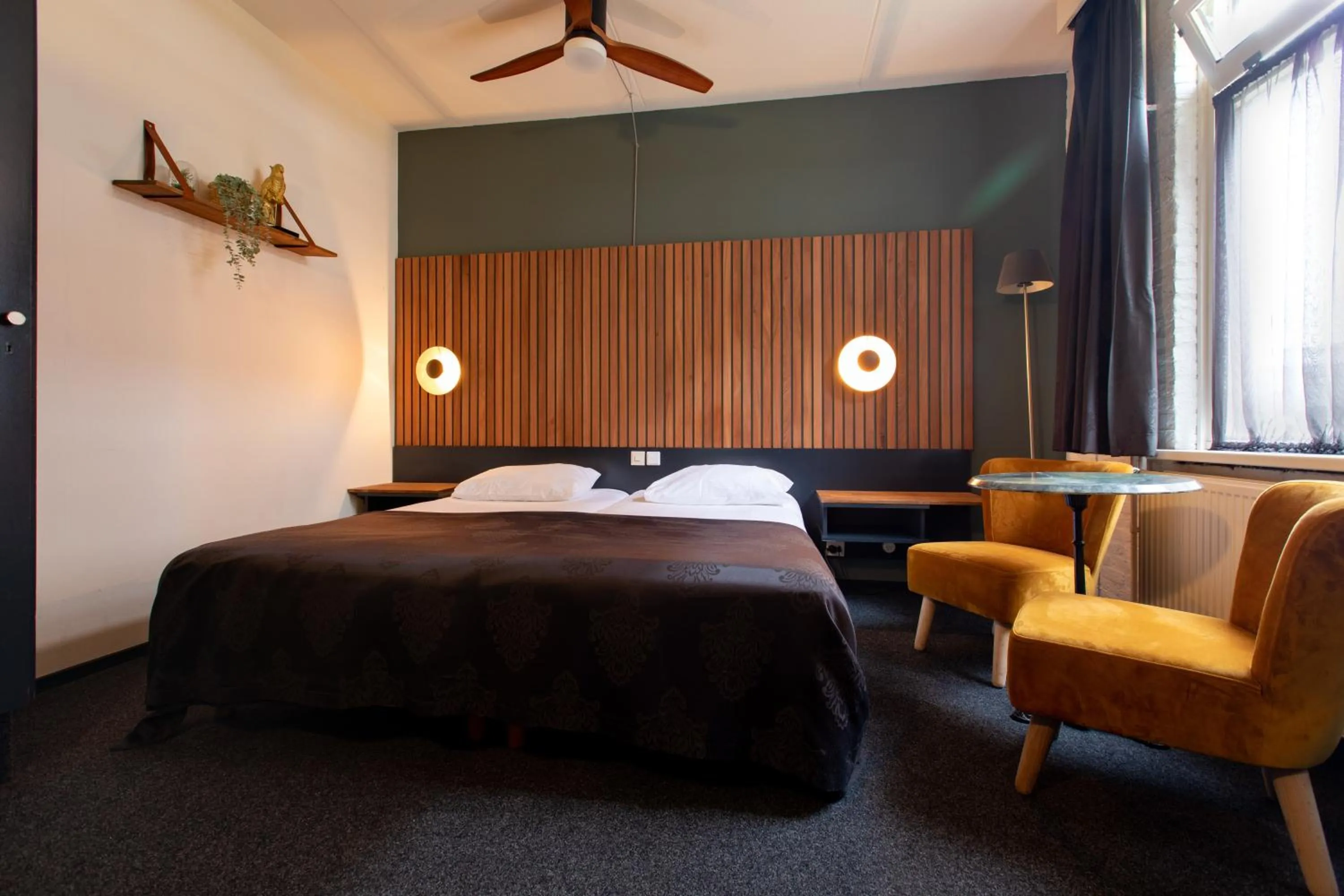 Bed in Hotel Café Restaurant De Posthoorn