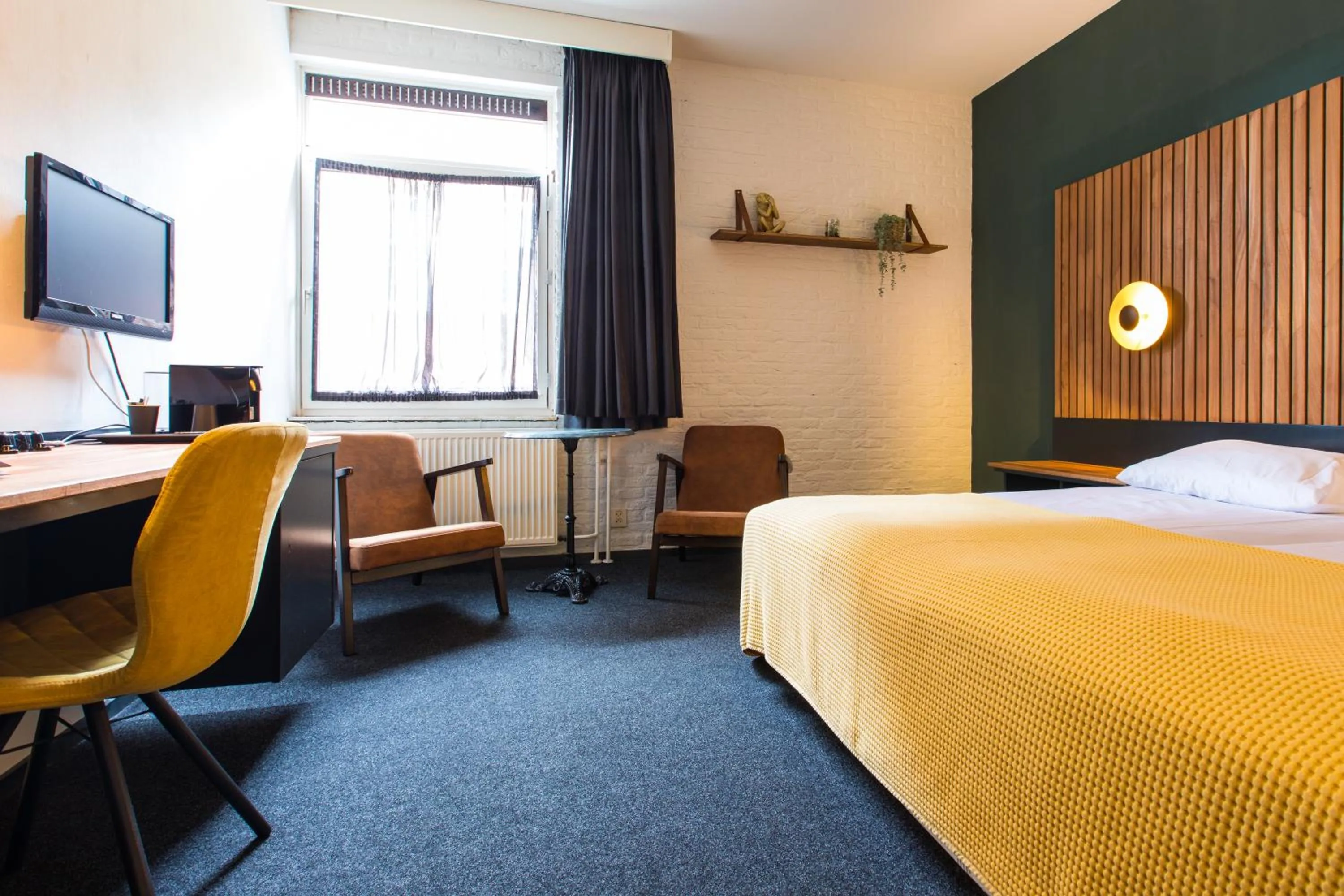 Bed in Hotel Café Restaurant De Posthoorn