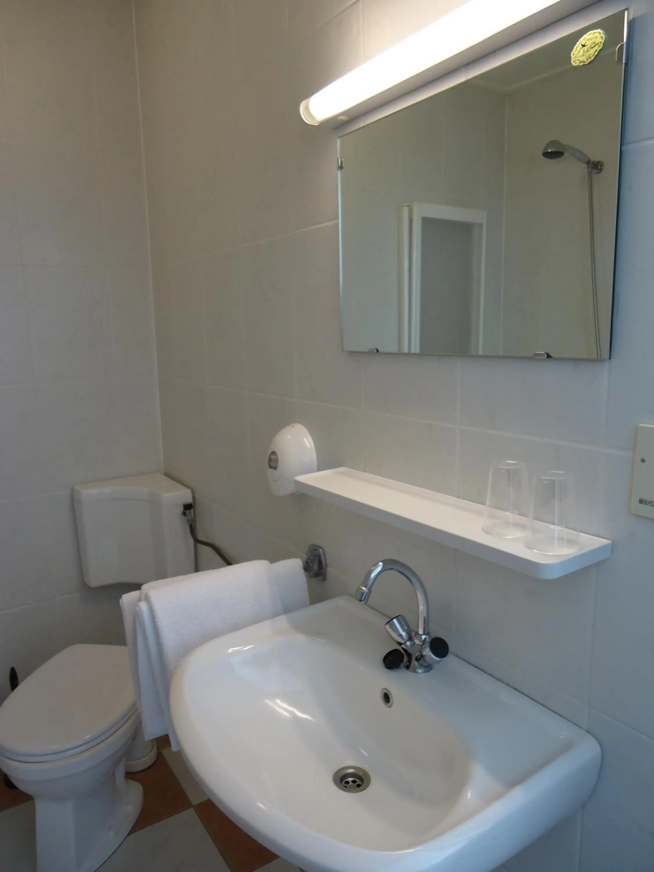 Bathroom in Hotel Café Restaurant De Posthoorn